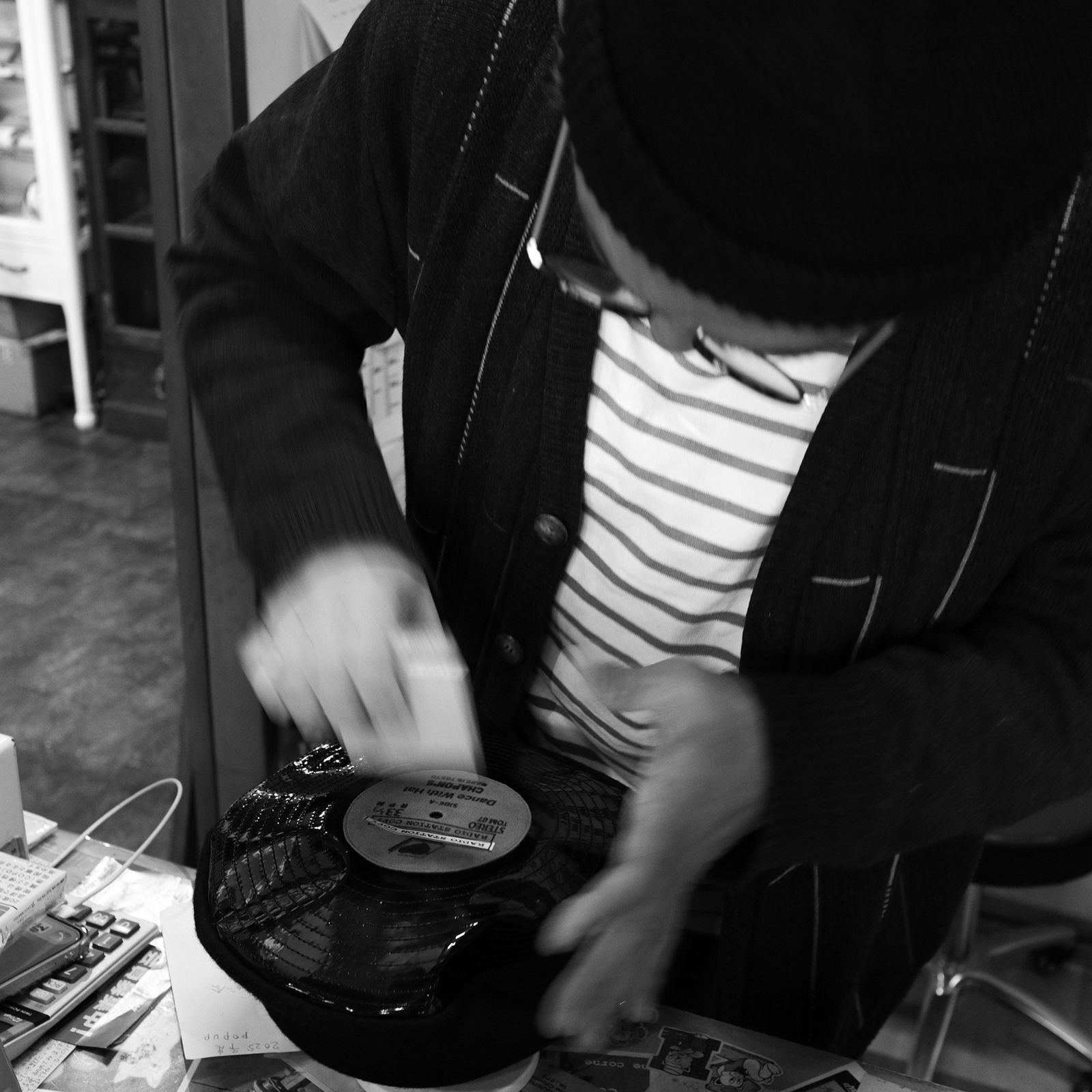 【送料無料対象外】エナメルレコードベレー Radio Station Copy Edition レッド×ブラック