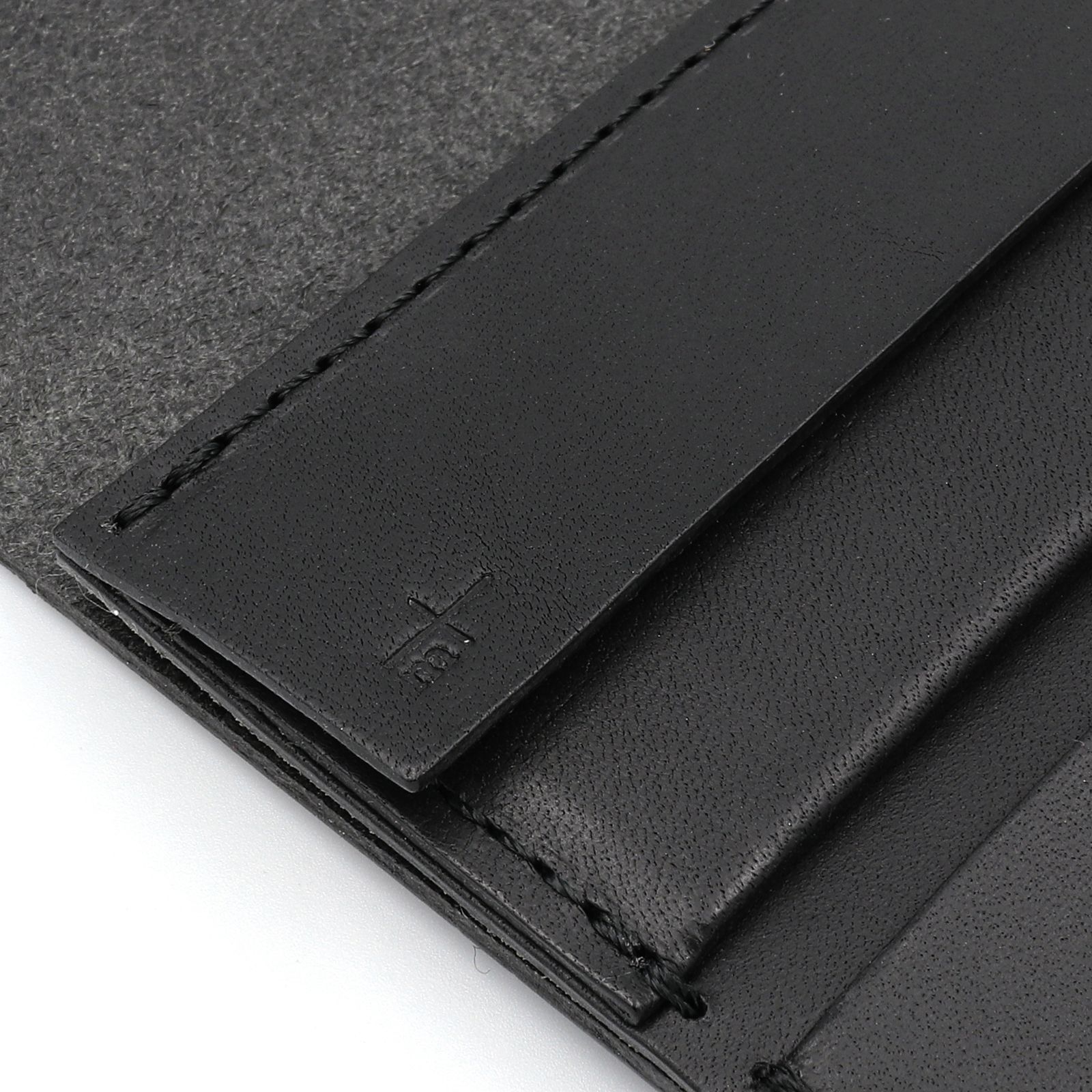 「piastra」2つ折りスリム財布 ブラック