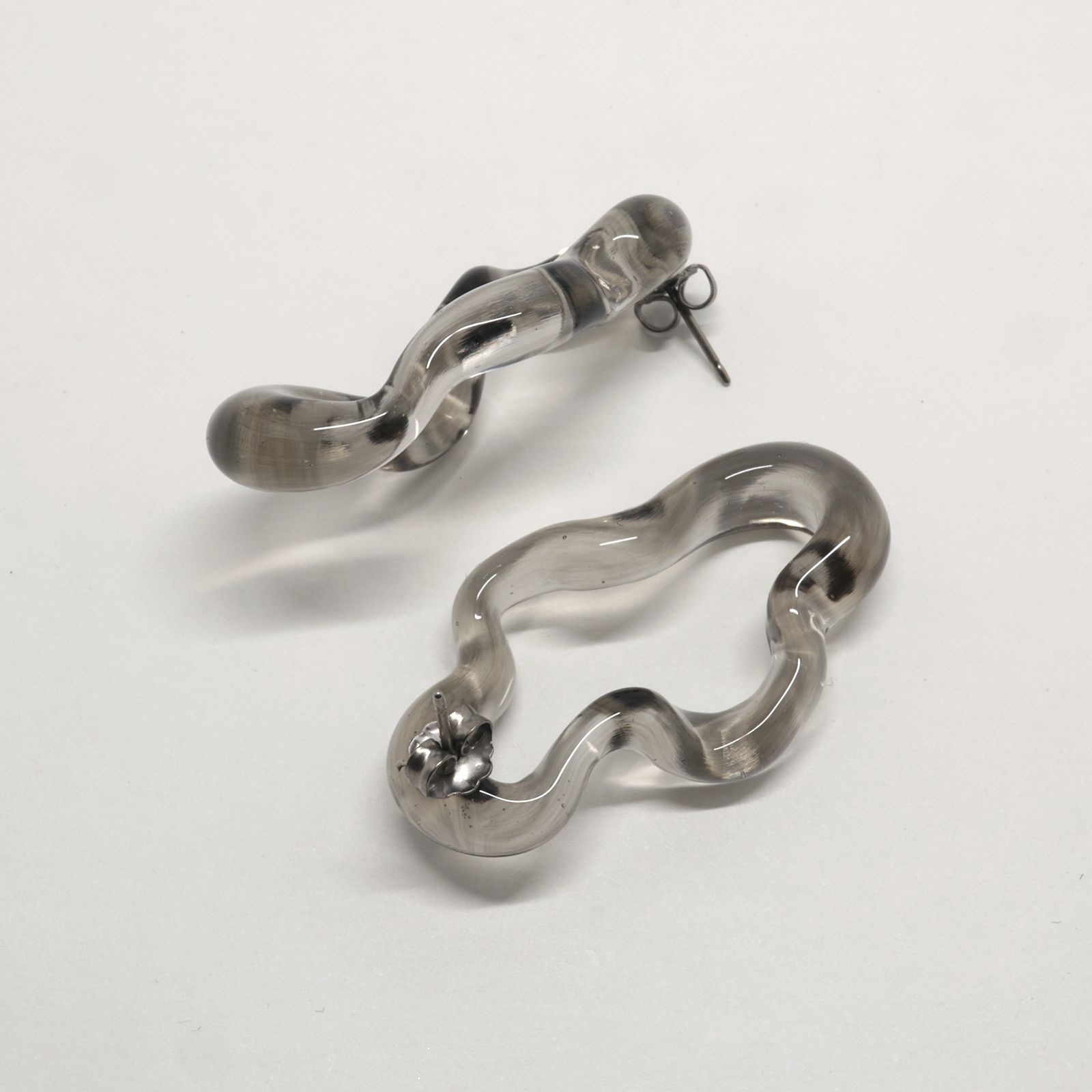 「Melting Pierce」ピアス グレー