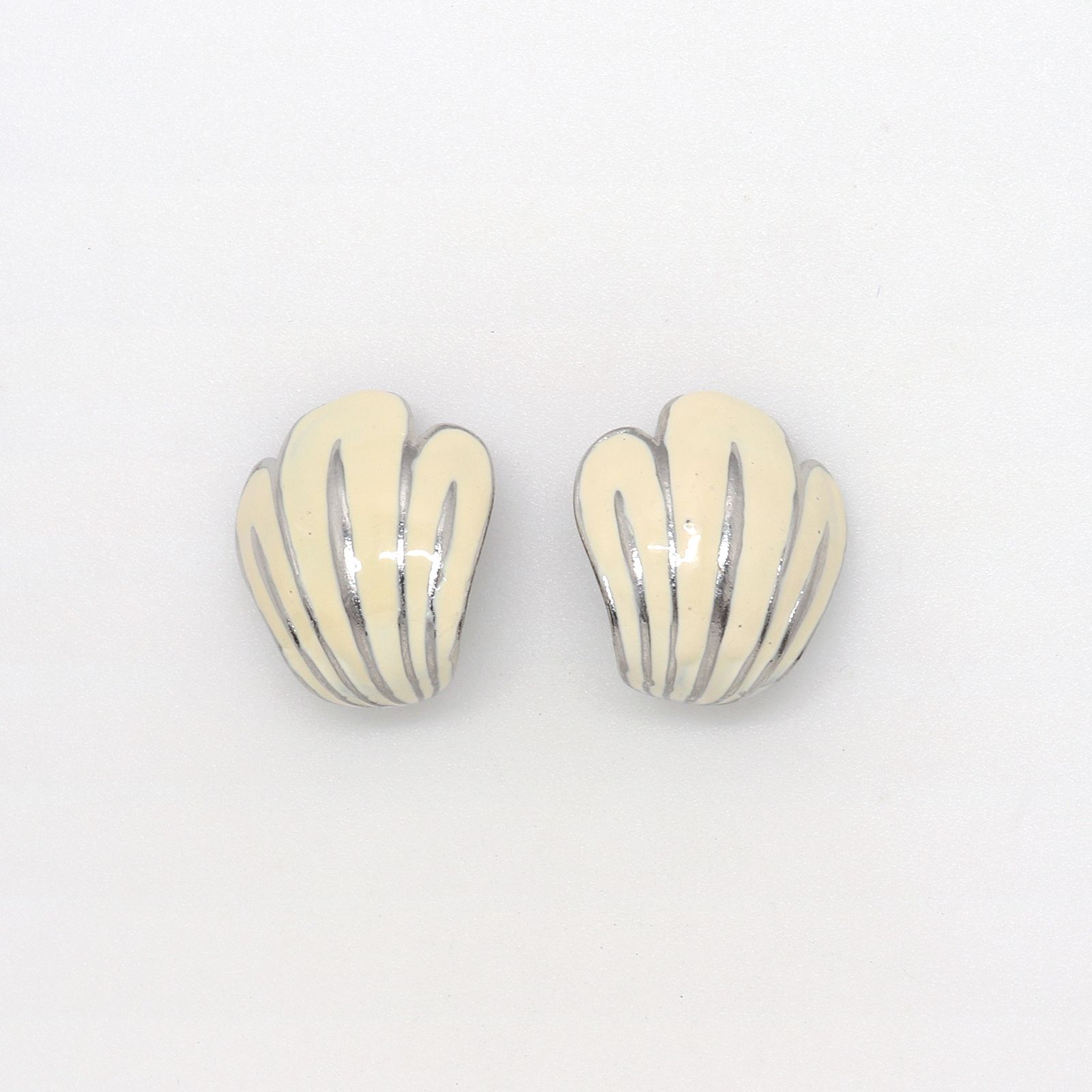 「エナメルリリー」イヤリング フランス ORENA paris