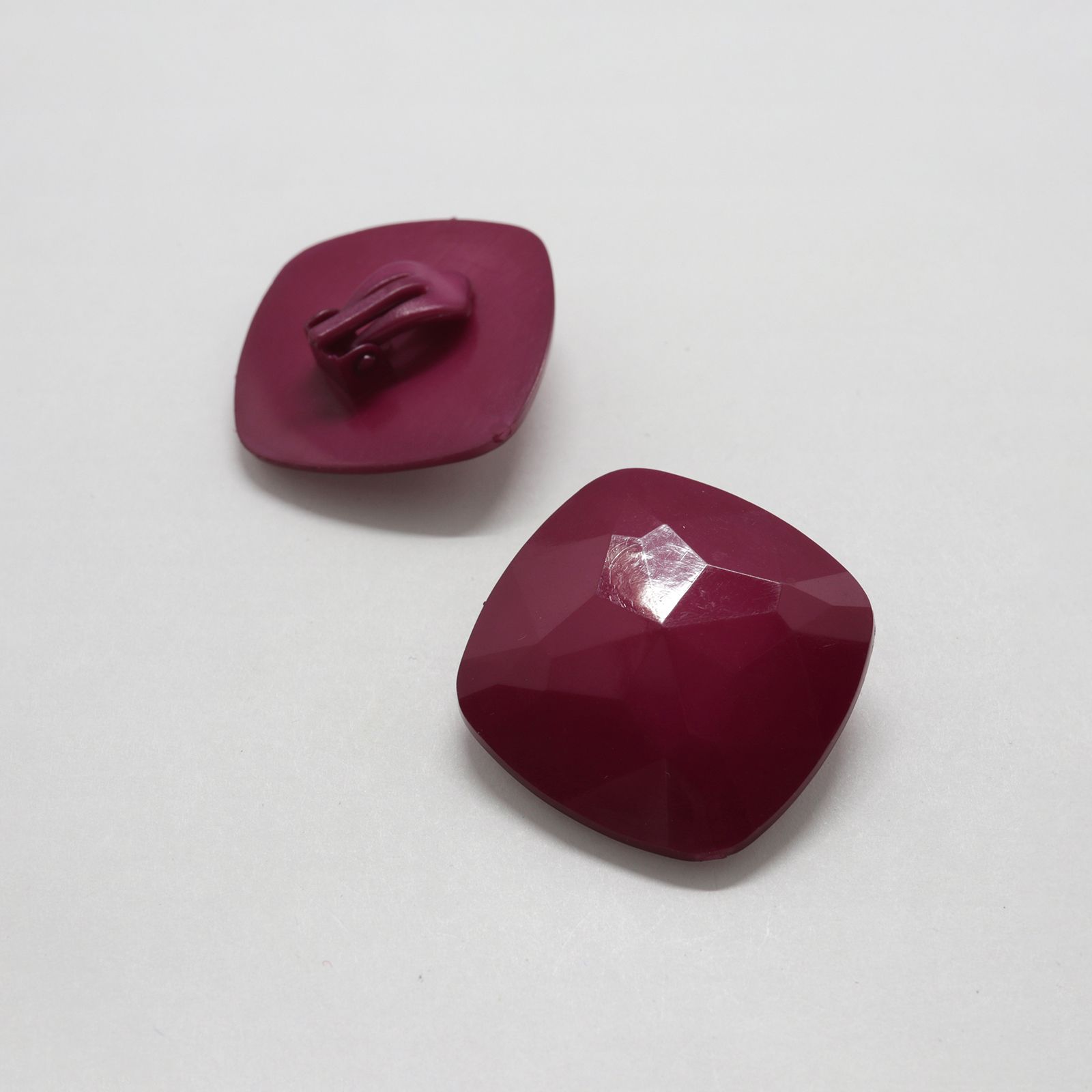 「ヴィンテージトイスクエアplum」イヤリング ベルギー 1950-70s デッドストック