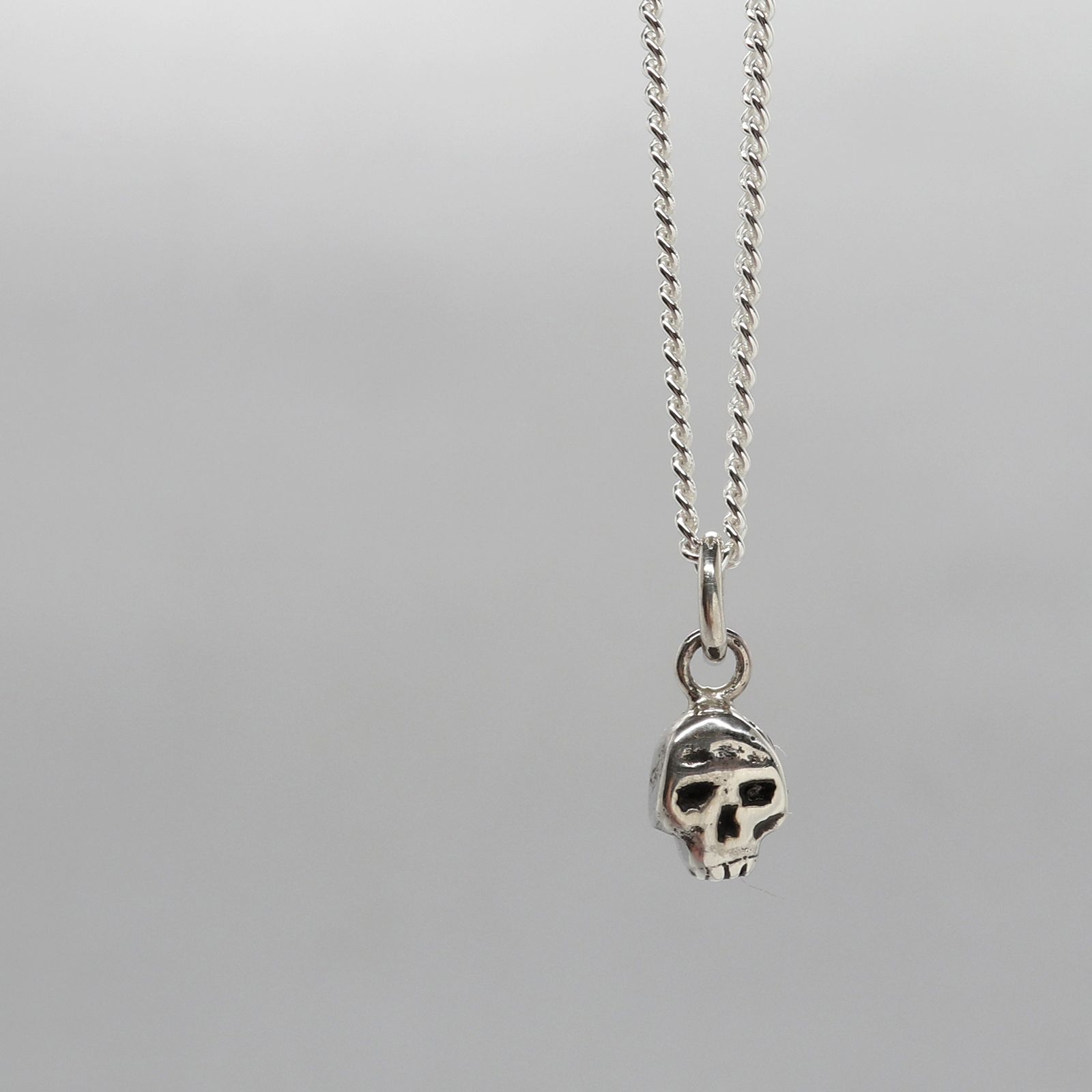 「Tiny Skull Necklace」ネックレス
