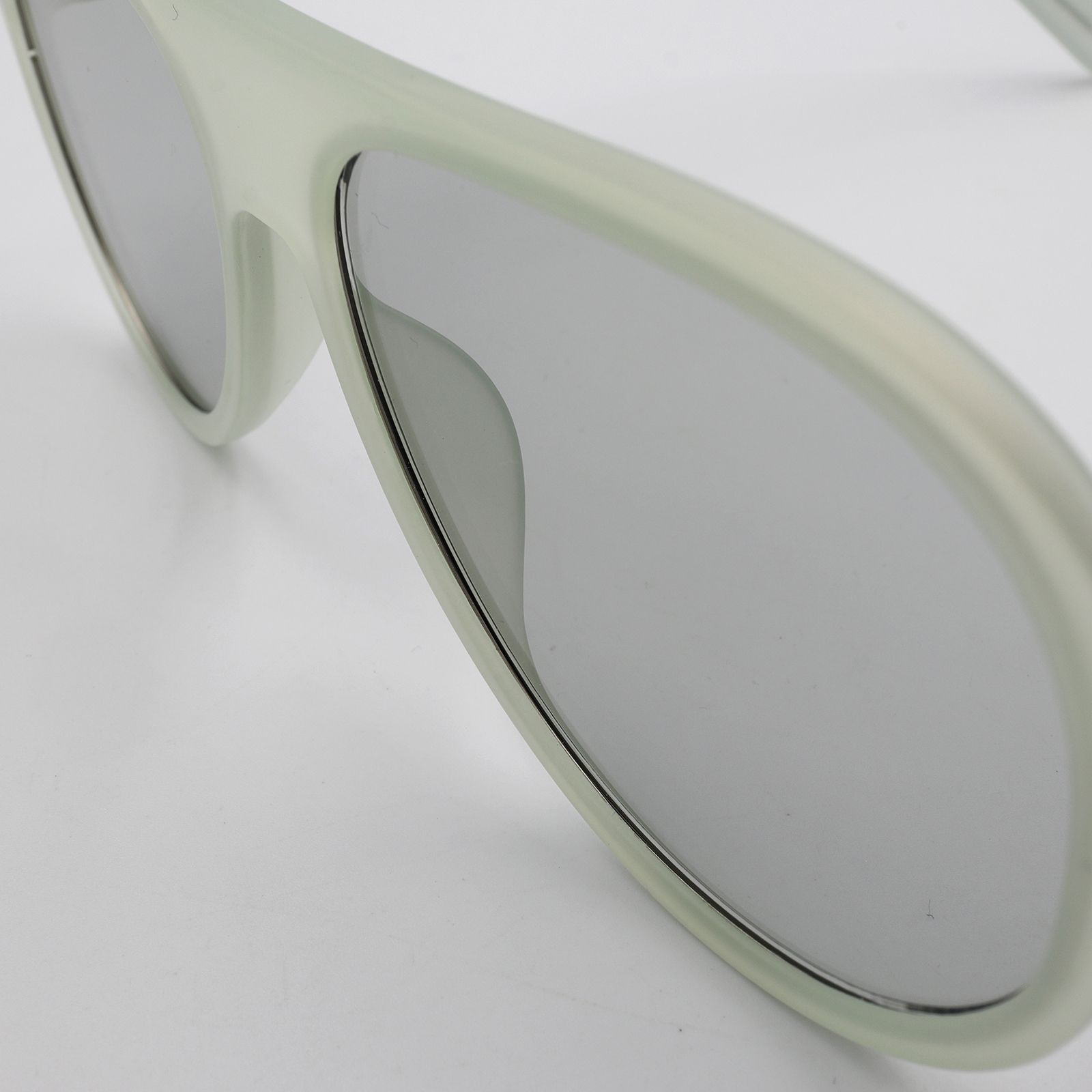 「Robyn」POLYFONIA STUDIO Session "Carole Baijings  Ciqi" Sunglasses Ice Green x Light Gray Lens