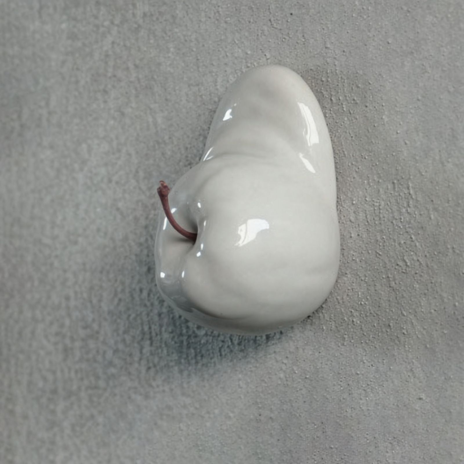 「ROBBEN MARBLY」溶けたリンゴのオブジェ