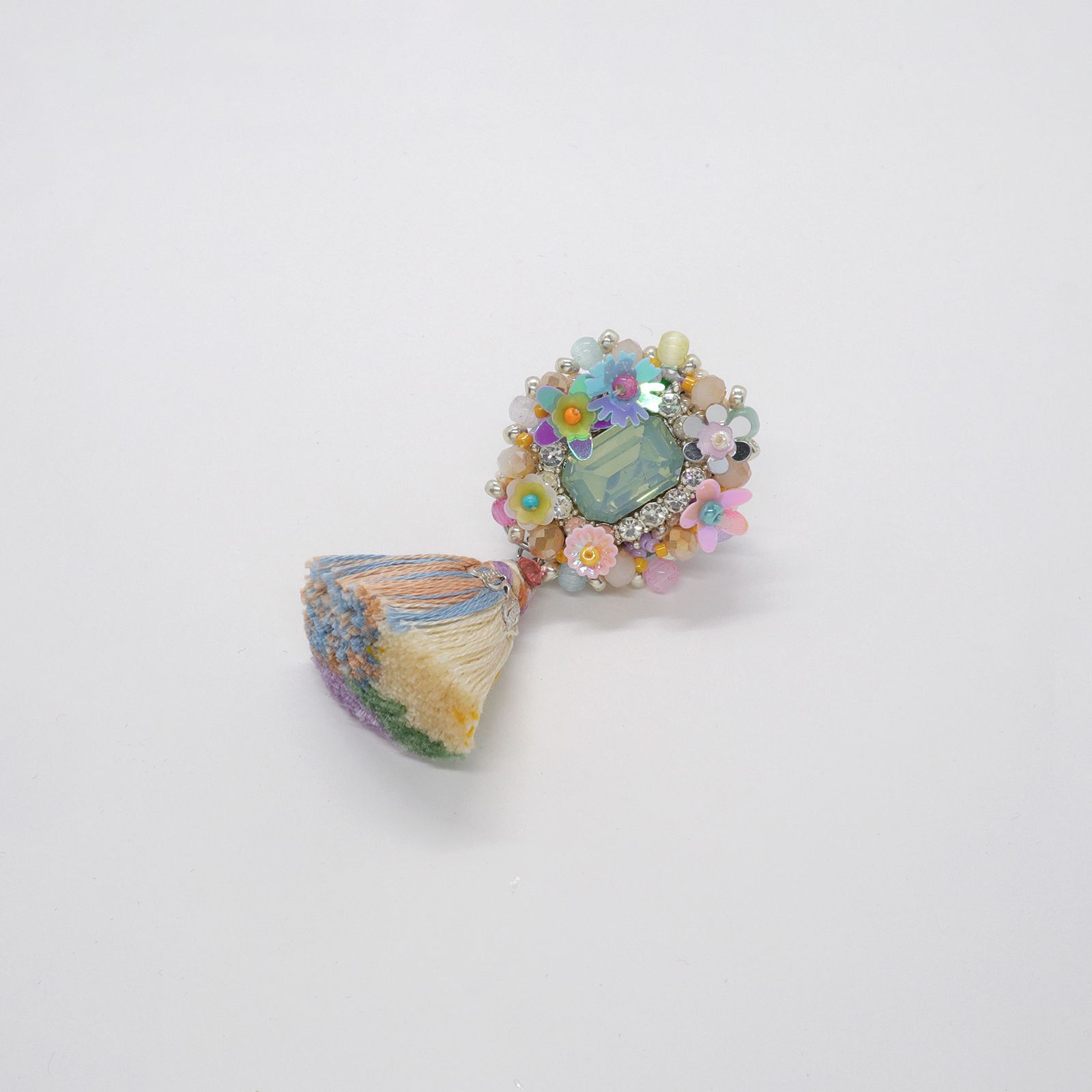 「Le conte de Pamellah Bijoux」ブローチ