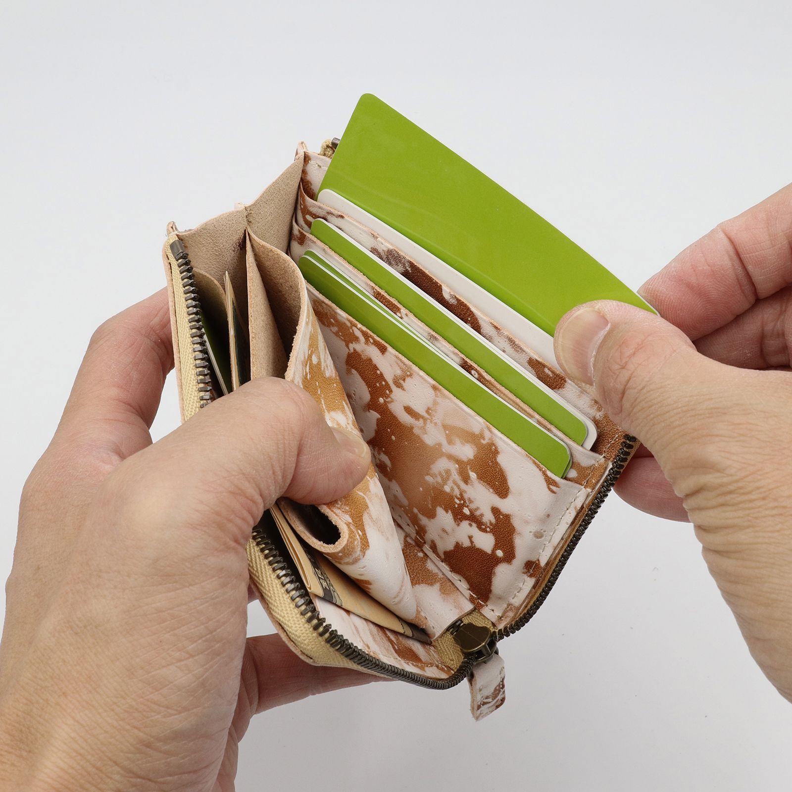 「TONOKO」Half Zip Wallet