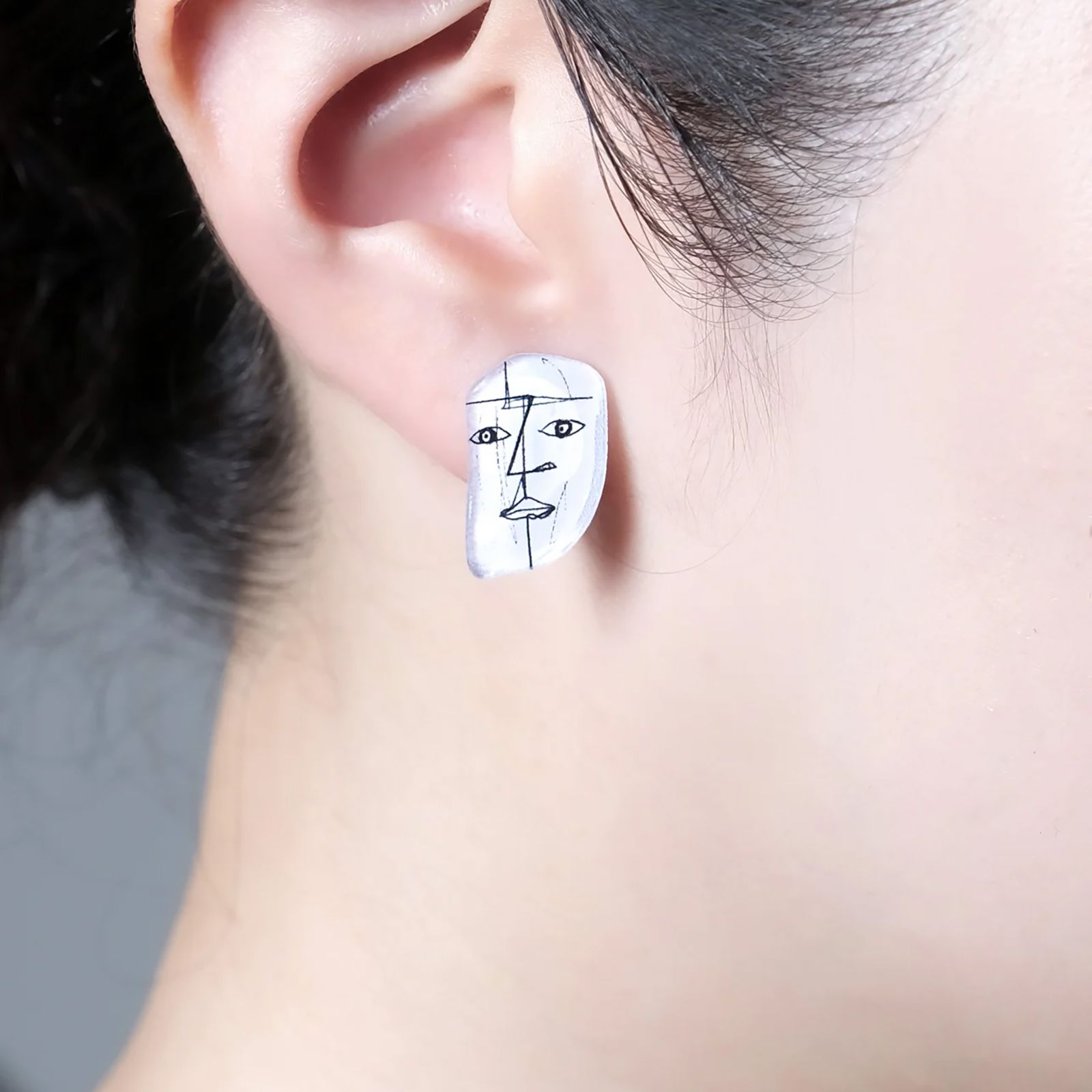 「MODAN_Face」ピアス