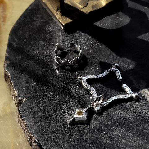 「TWINCLE DIA CUFFS」イヤーカフ