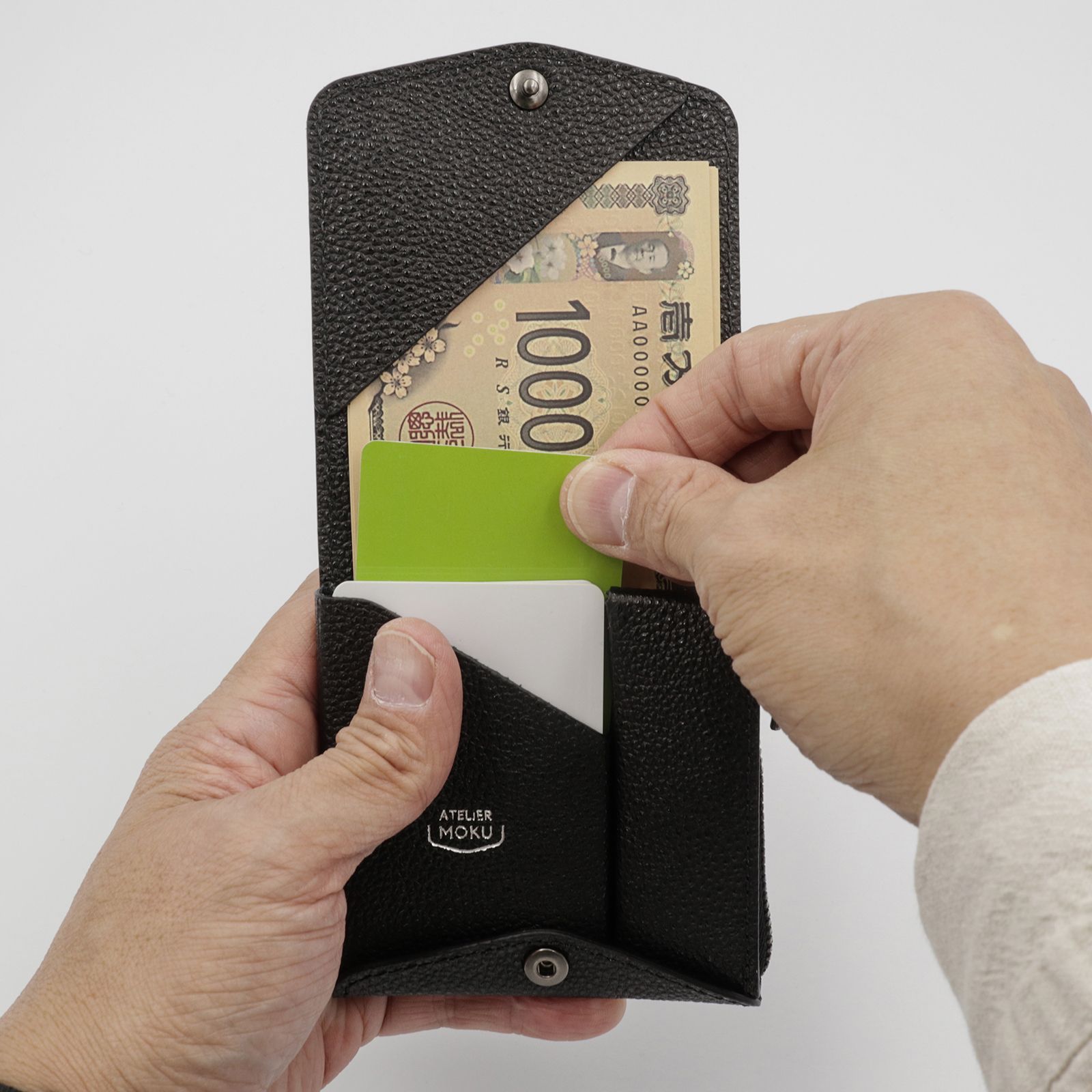 「小さく薄い財布SAKU ver.3 黒桟革」黒