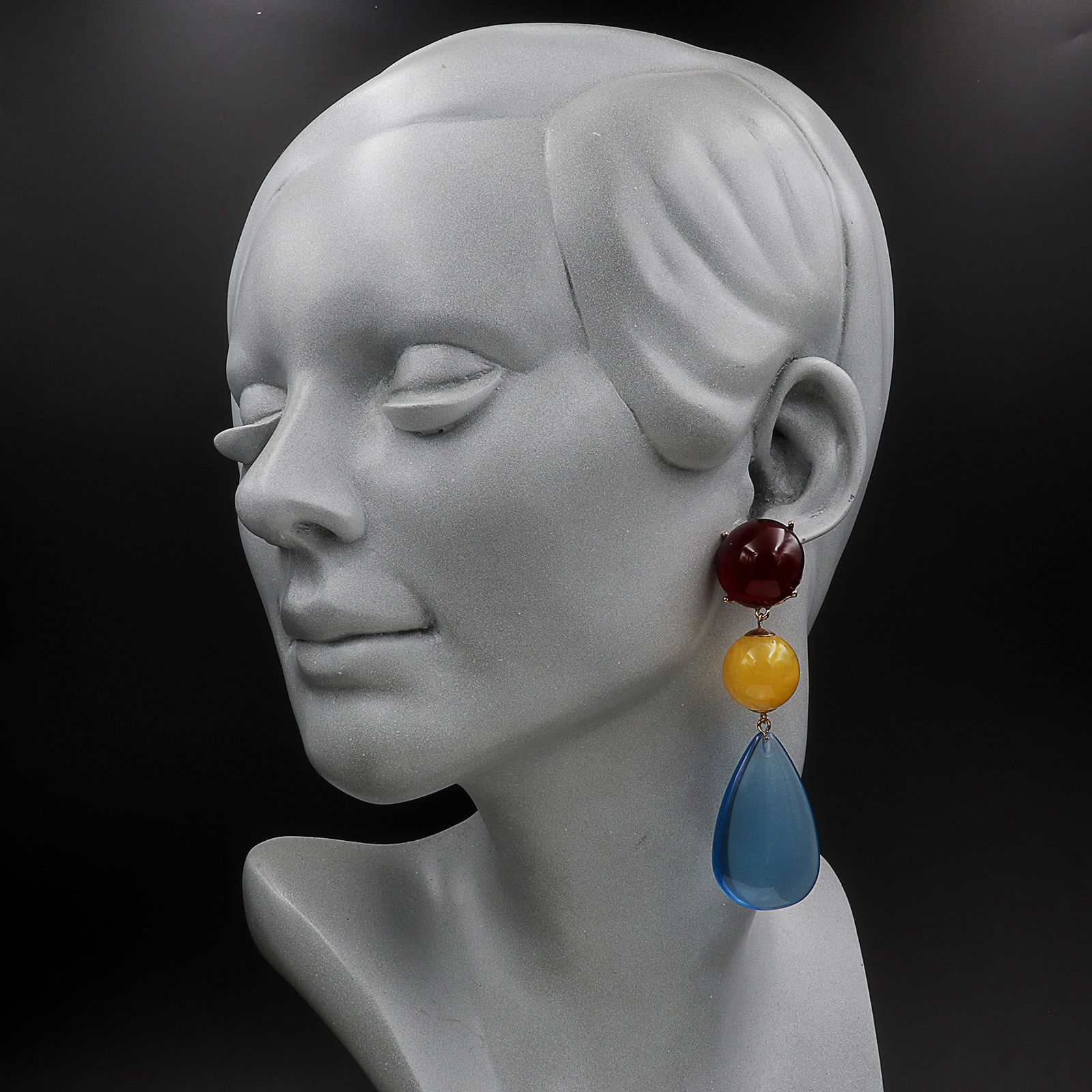 「トリプルシアードロップ」ピアス ブルー