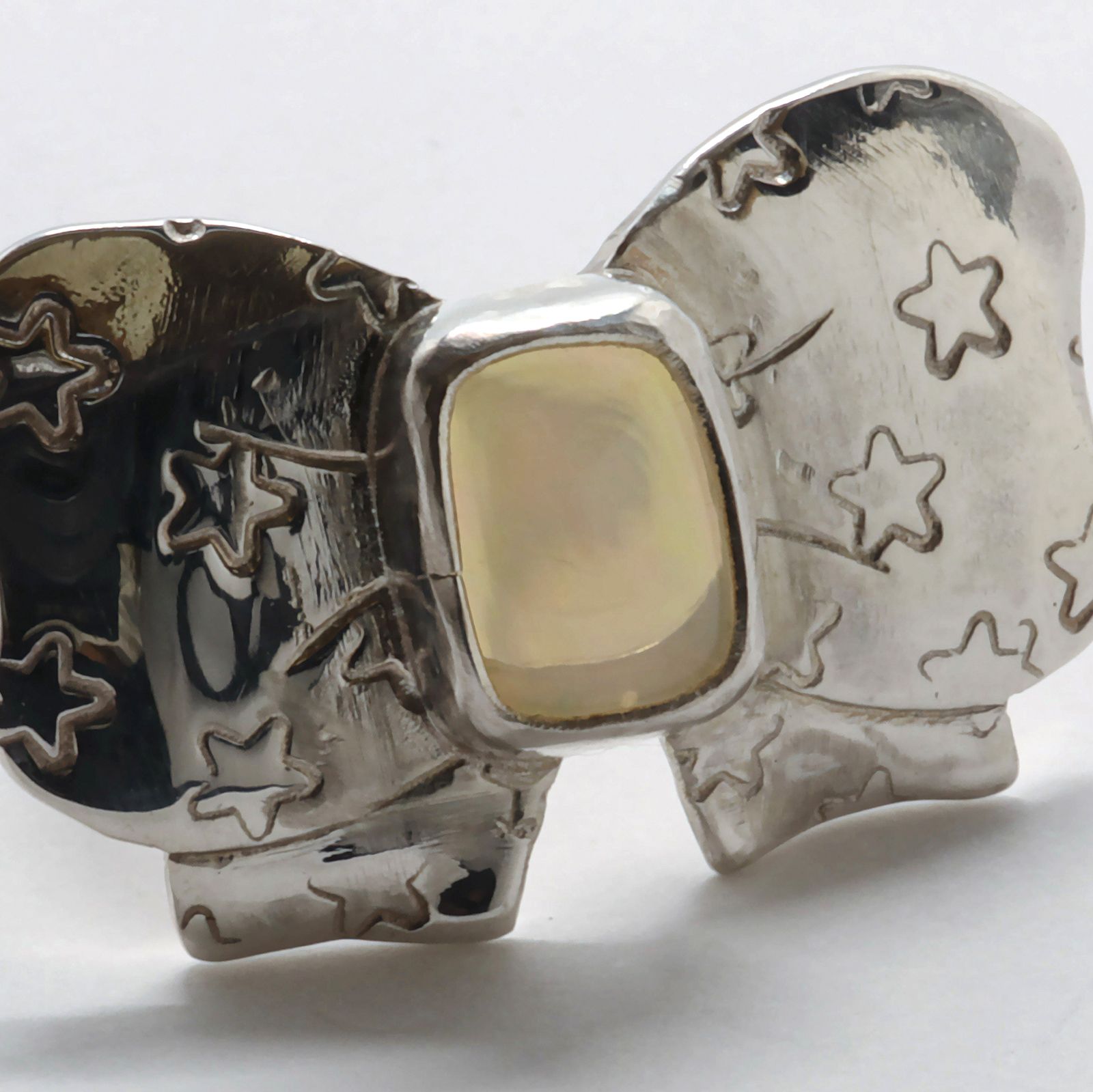 「Opal Ribbon Ring」リング
