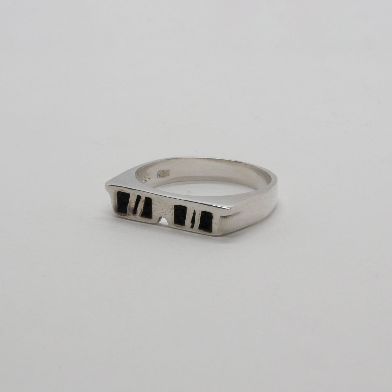 「Shades Ring」リング