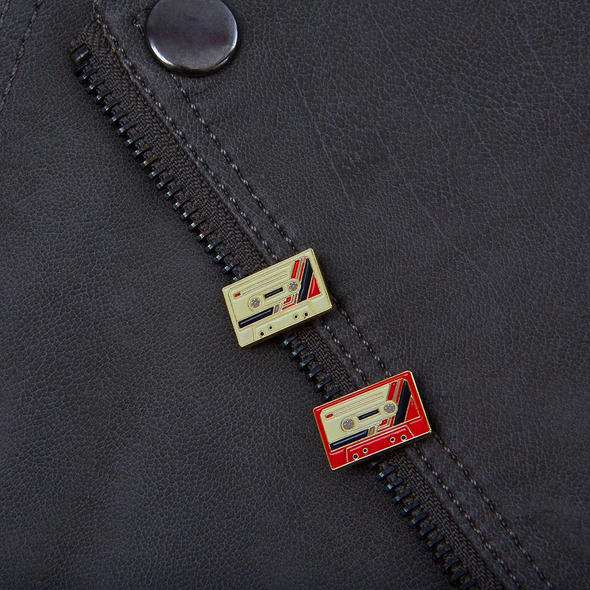 「Cassette white」ピンズ カセット 1990sコレクション