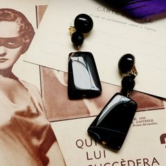 「マーブルトラぺゾイド」イヤリング