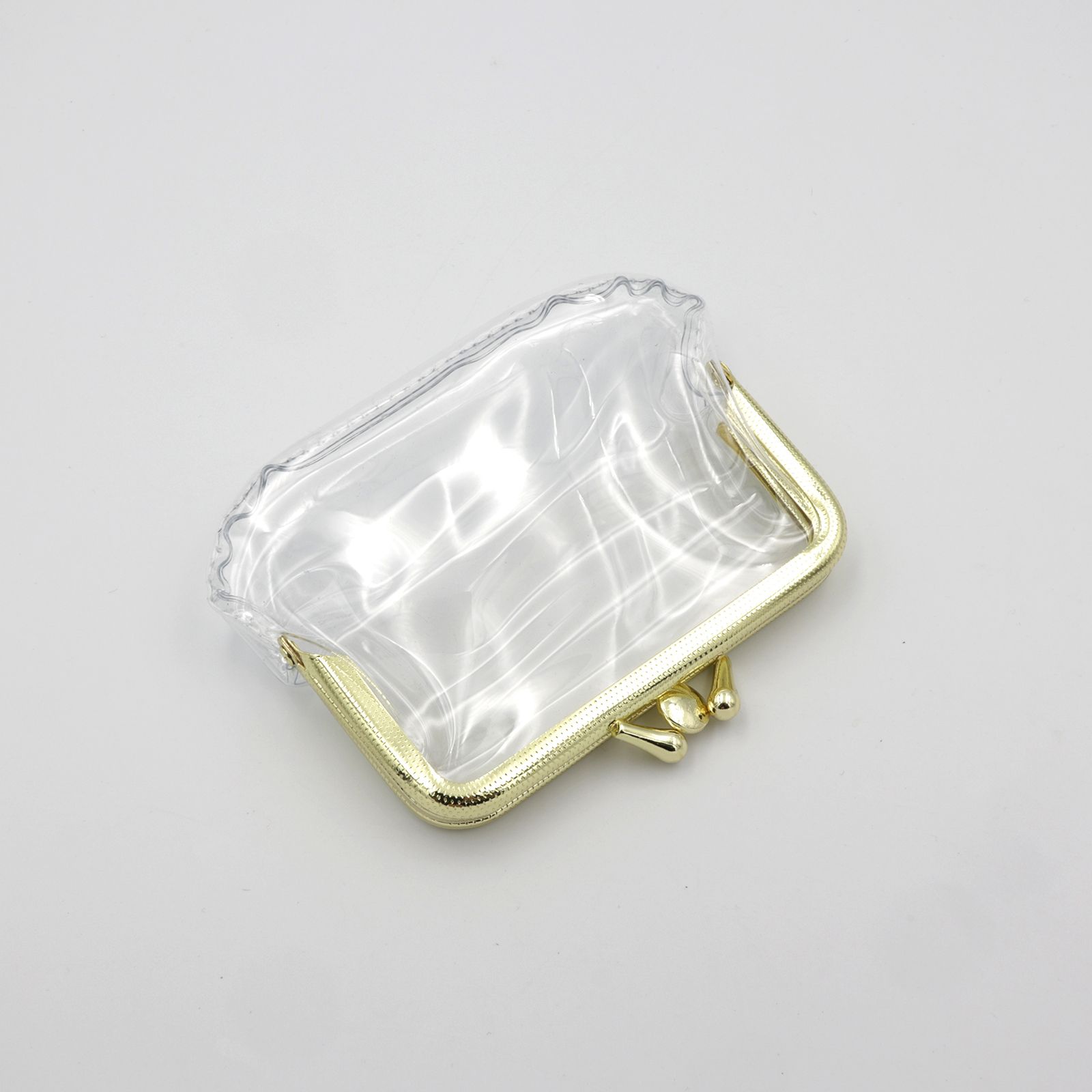 「clear gamaguchi」がまぐちポーチ