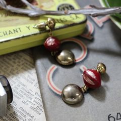 「レッドメテオ」ピアス フランス