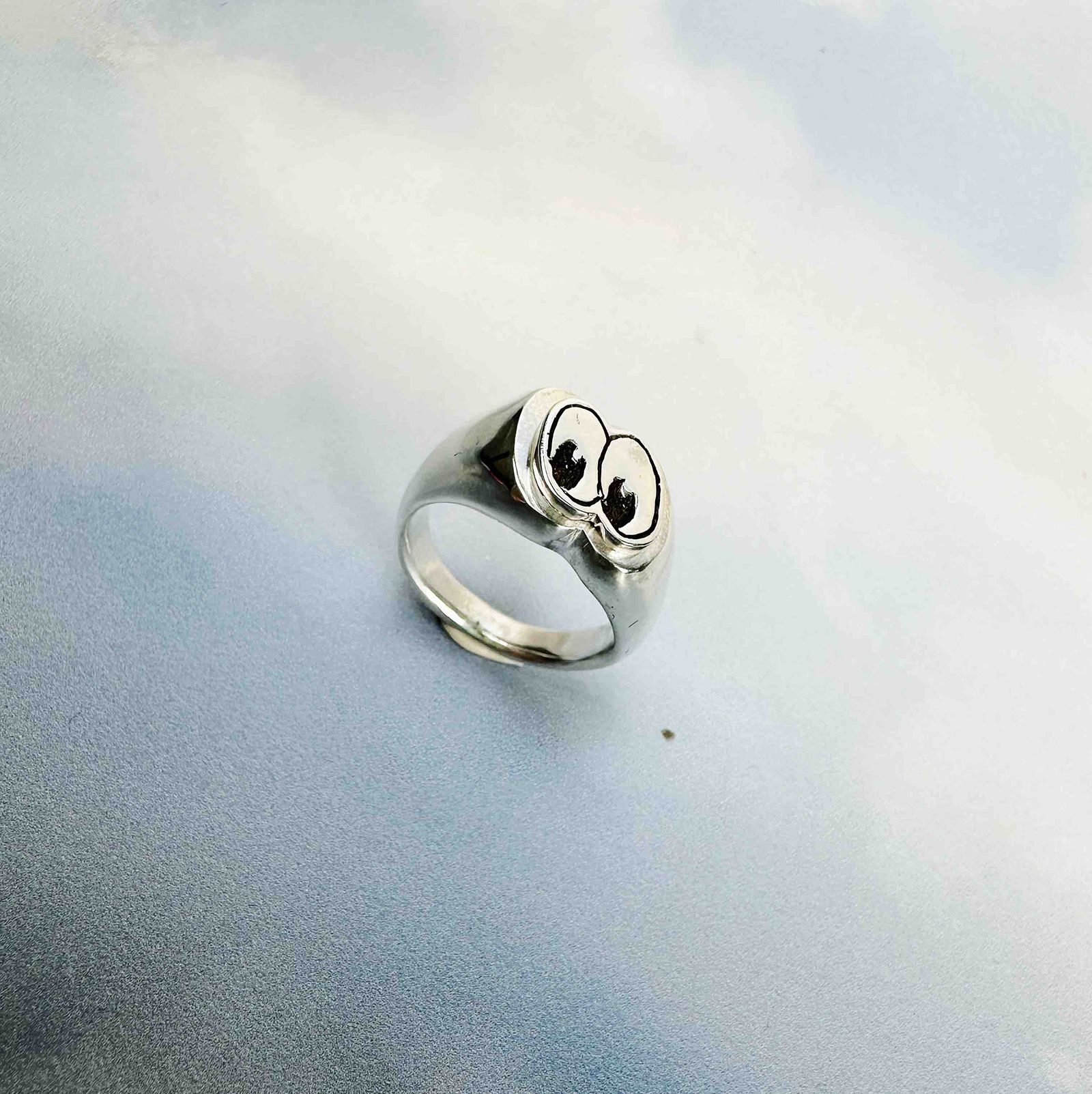 「Googly Eyes Ring」リング
