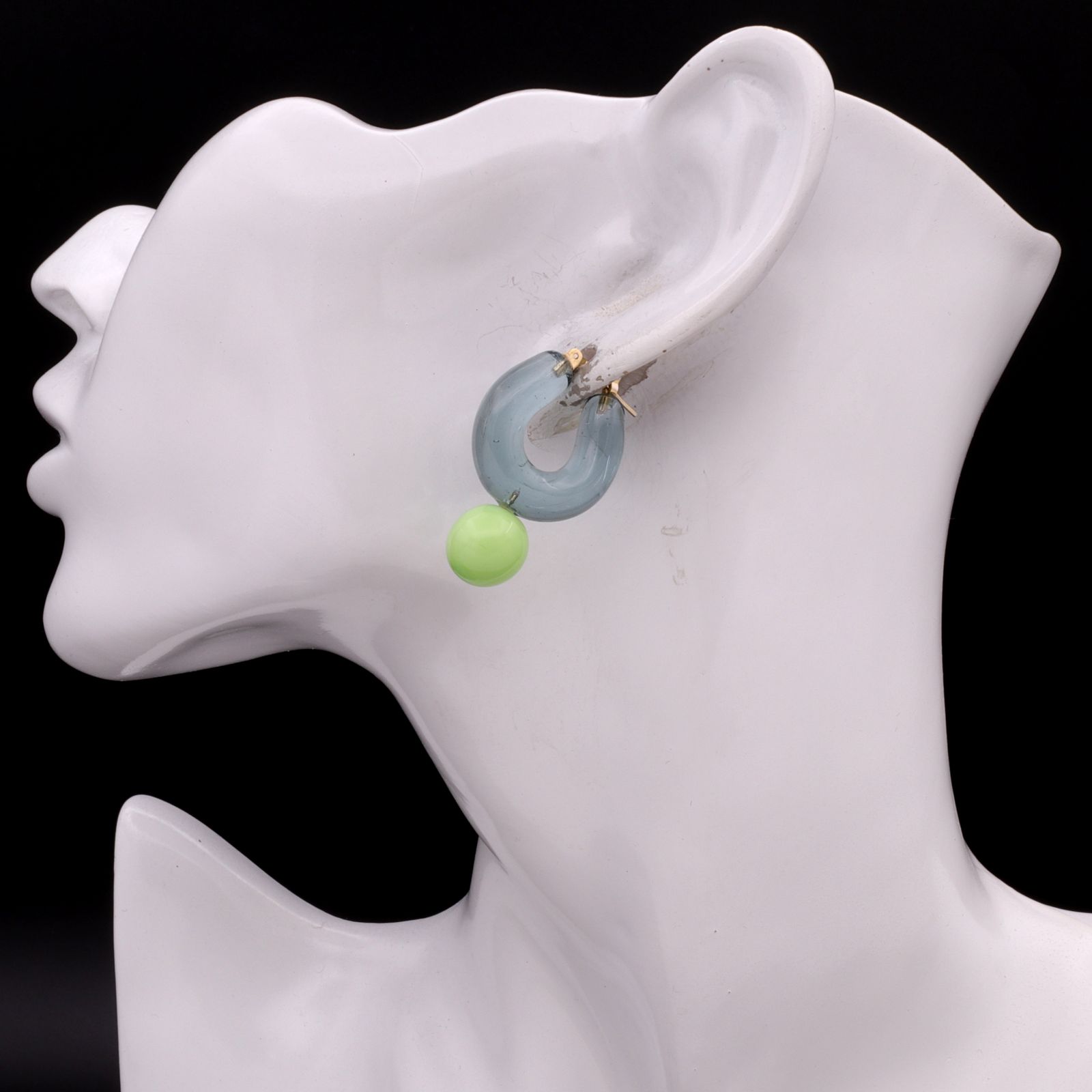 「Glass Hoop "C" Pierce MINI」ピアス(片耳) コーマ&グリーン