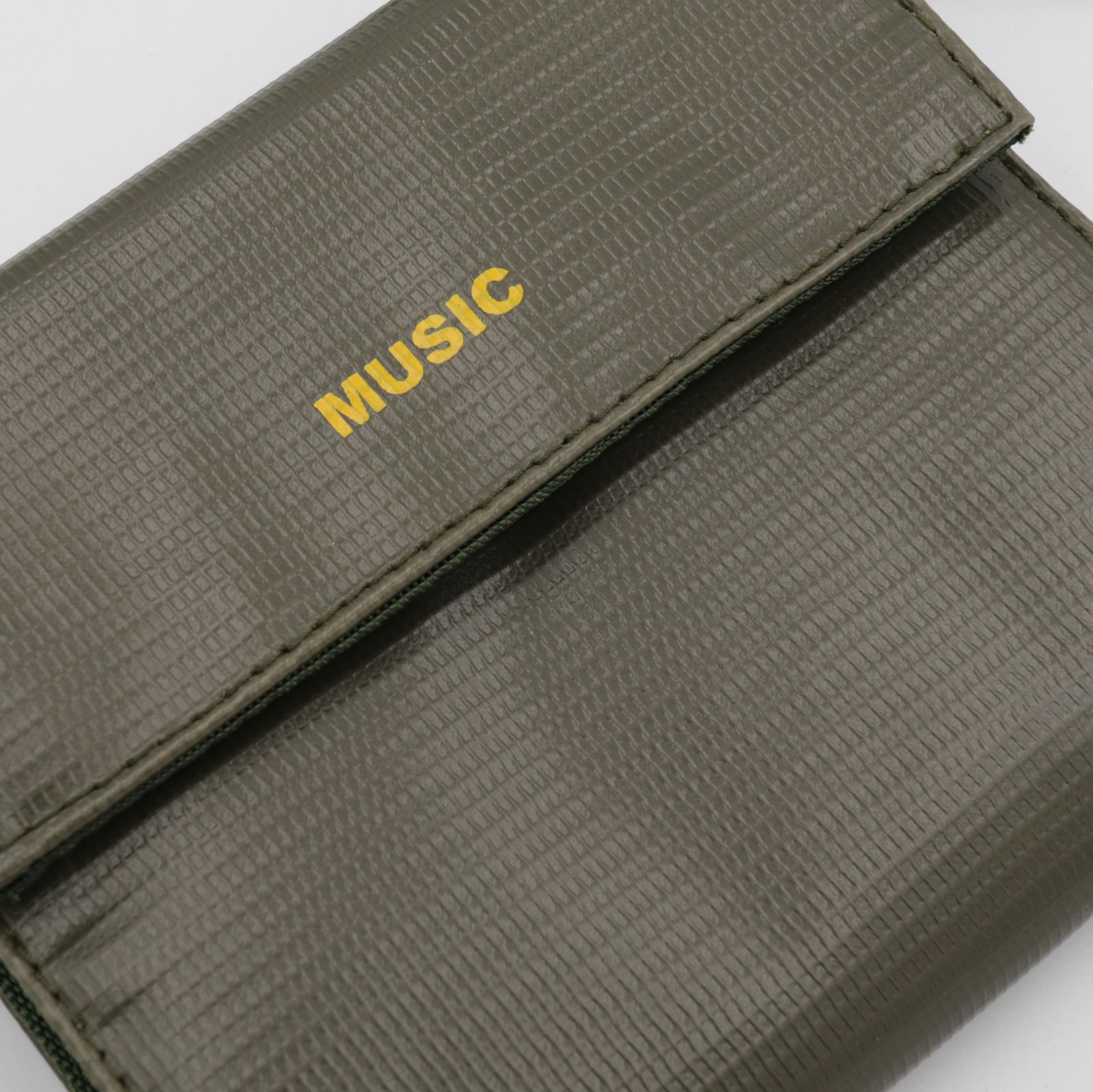 「MUSI Wallet」ショルダーウォレットL オリーブ
