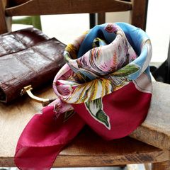 「グレースフルボタニカル」ヴィンテージスカーフ ヨーロッパ
