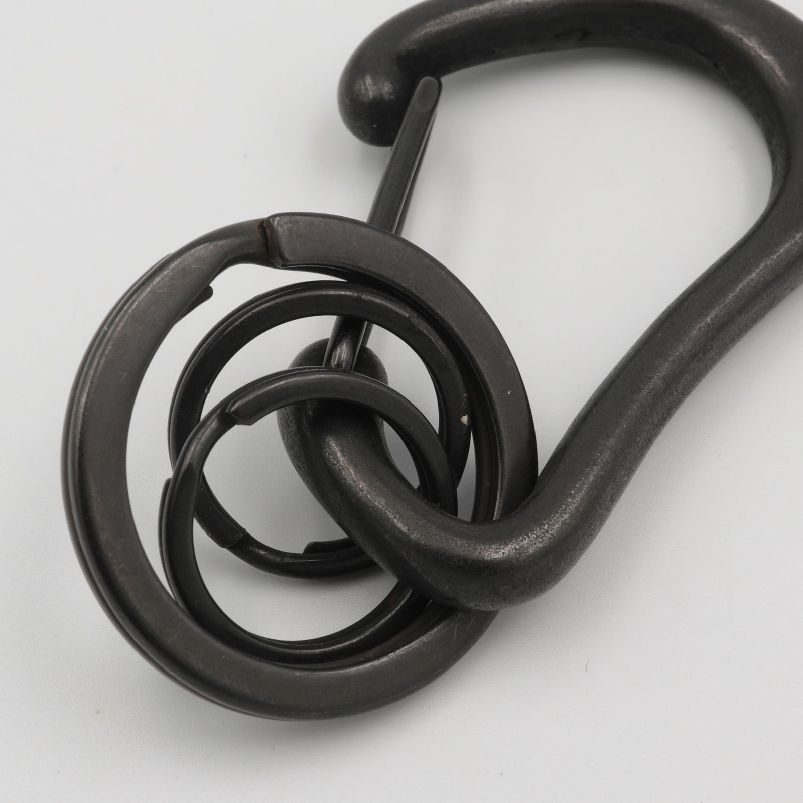 「BRASS KARABINER KEYRING」キーリング ブラック