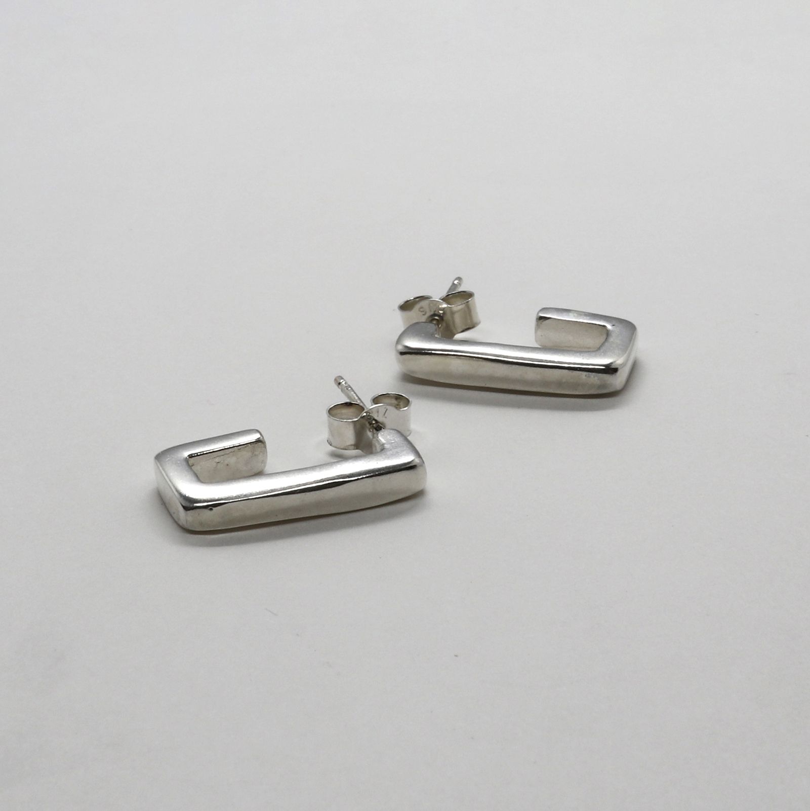 「Small Square Hoop Earring(silver)」ピアス