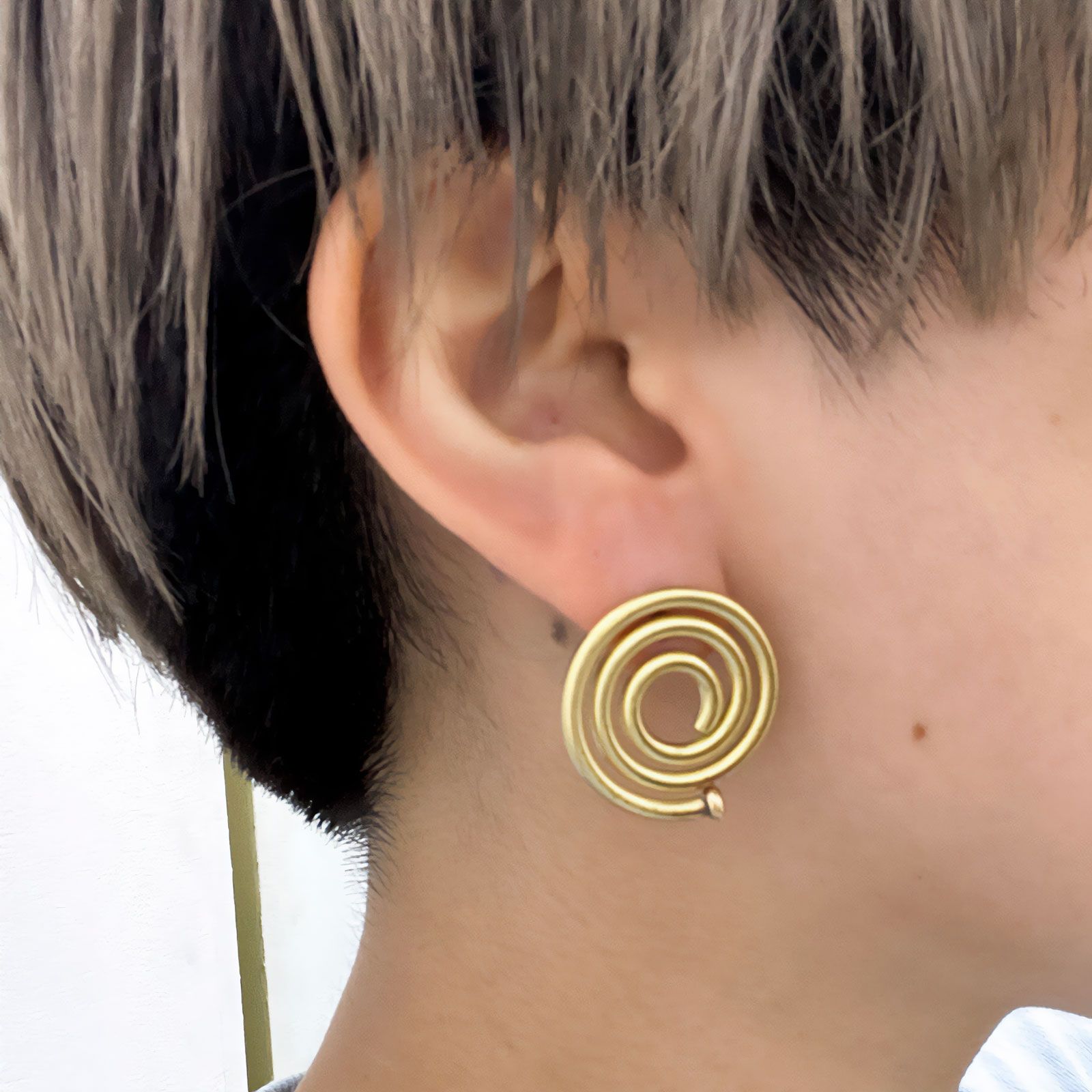 Aquvii - 「swirl pierce」ピアス（片耳） | corne/コルネ