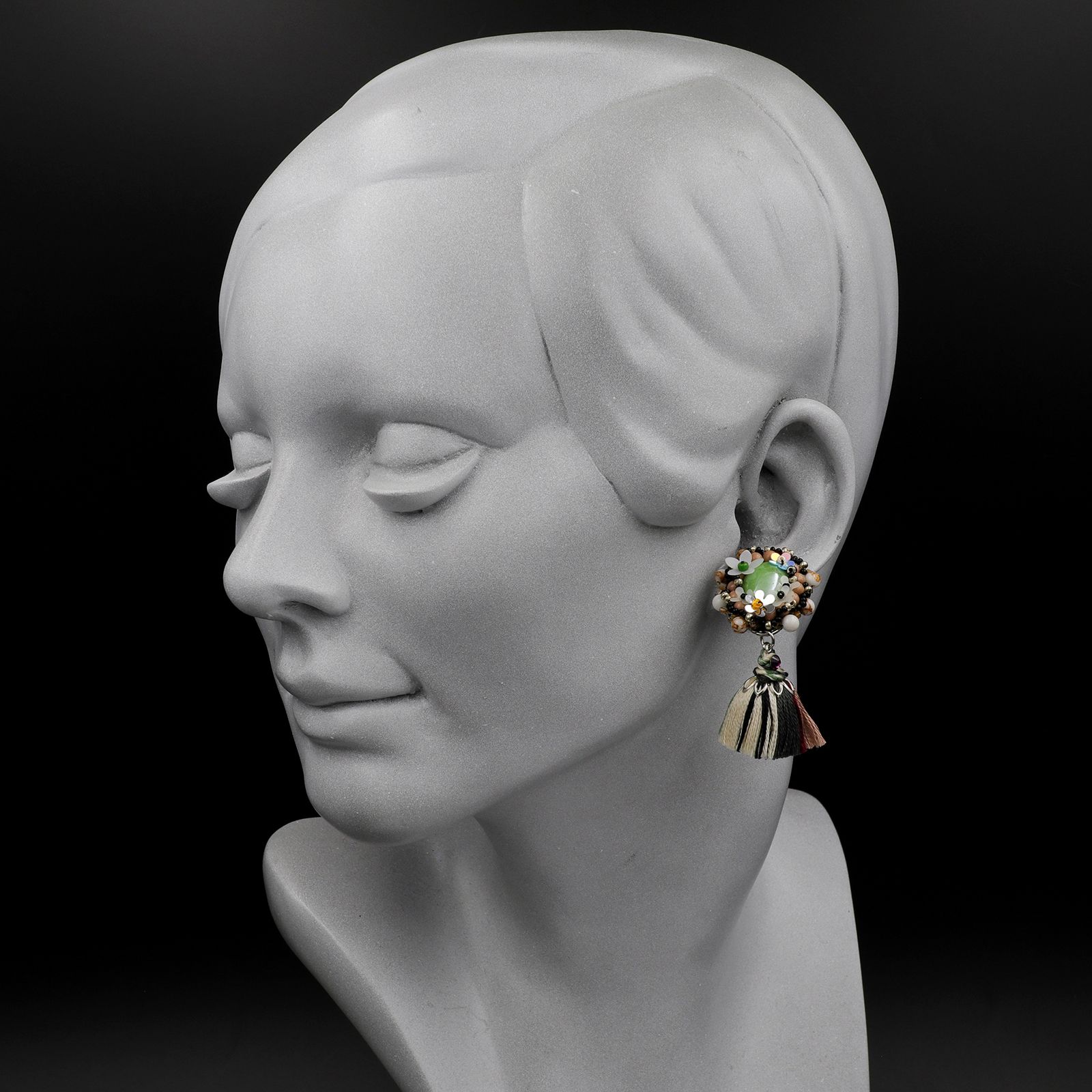 「Le conte de Pamellah Bijoux」イヤリング