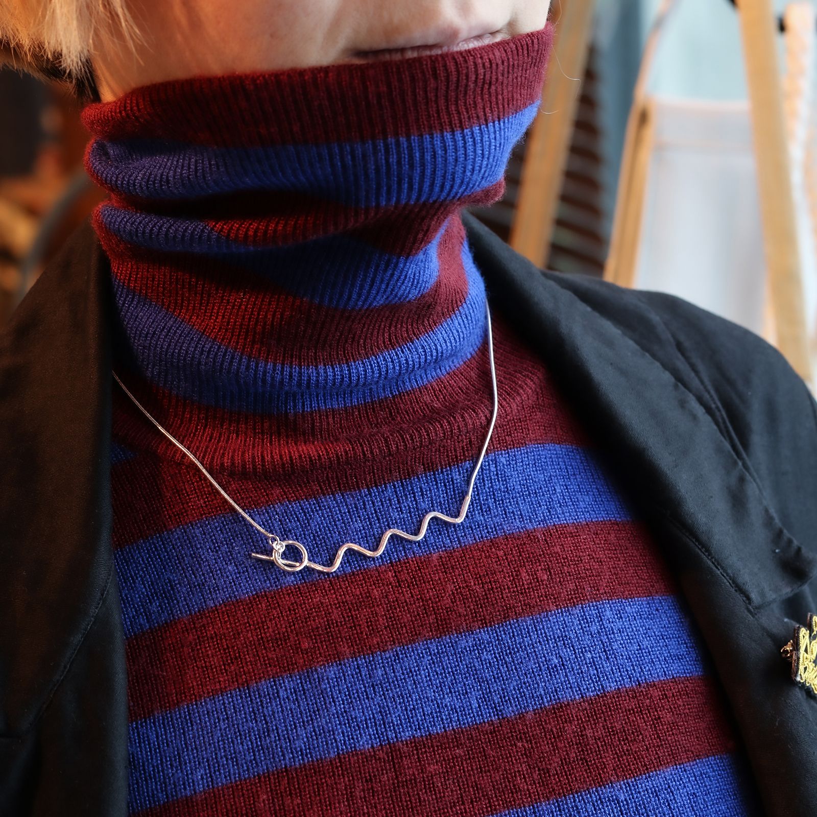 「LINE NECKLACE ZIG SHORT」ネックレス