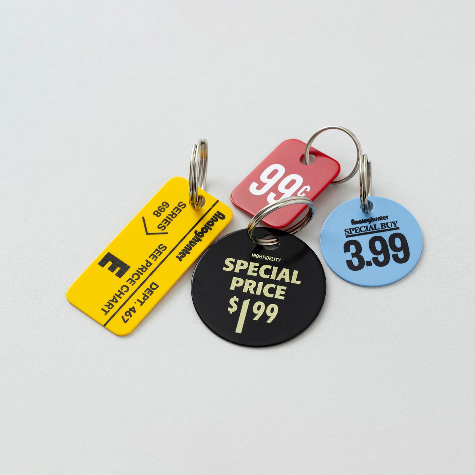 「ANALOG HUNTER PRICE TAG KEY PLATE」キーホルダー