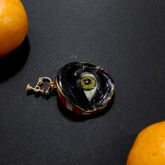「目」イヤリング（片耳） レッド×ブラックC