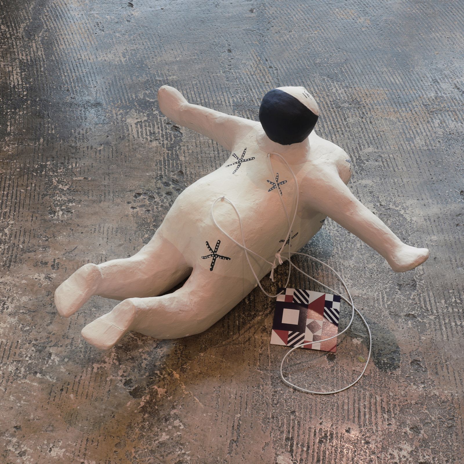 PAPIER MACHE HANGING DIVER WHITE 【BATELA】
