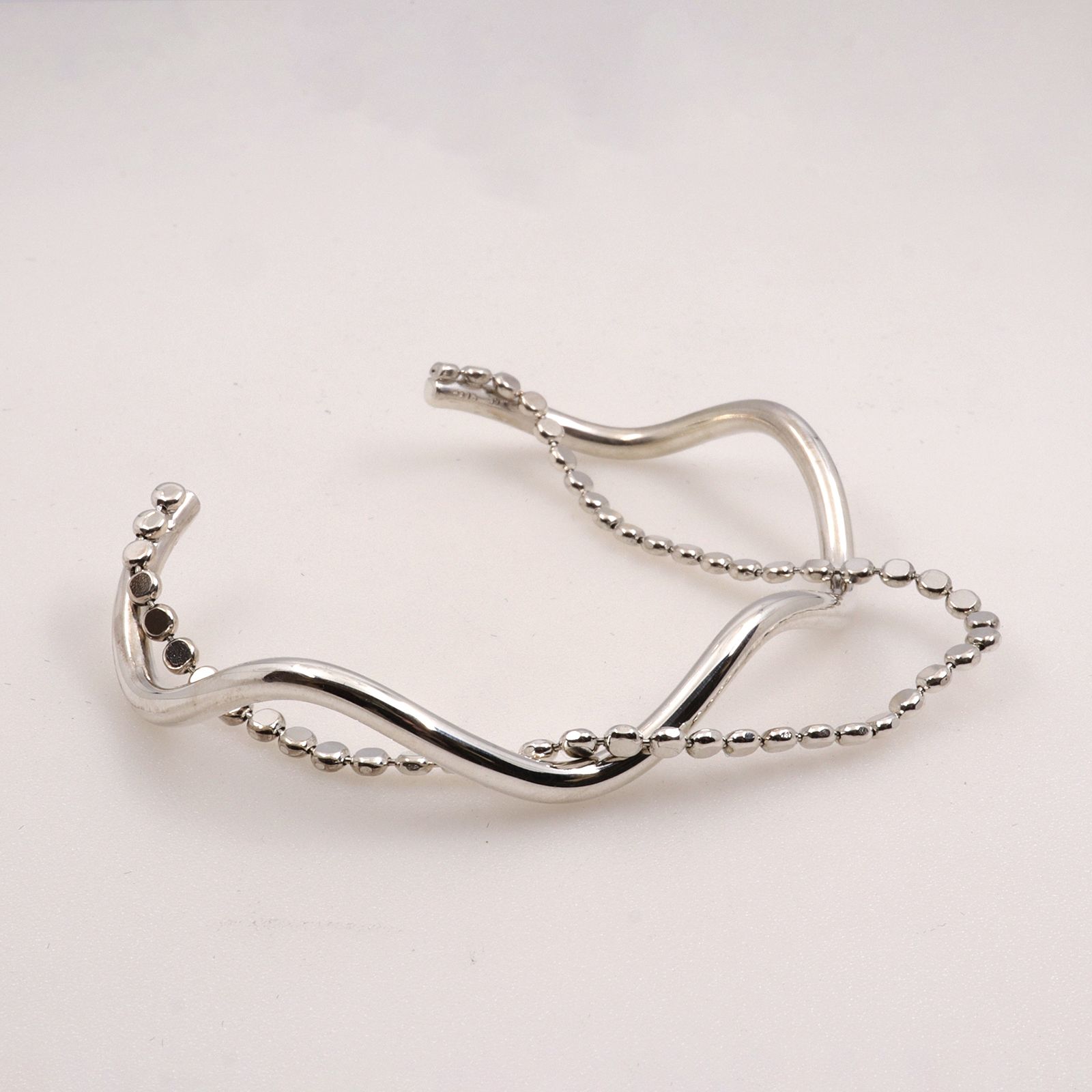 「WAVE&CHAIN CUFF BRACELET」ブレスレット