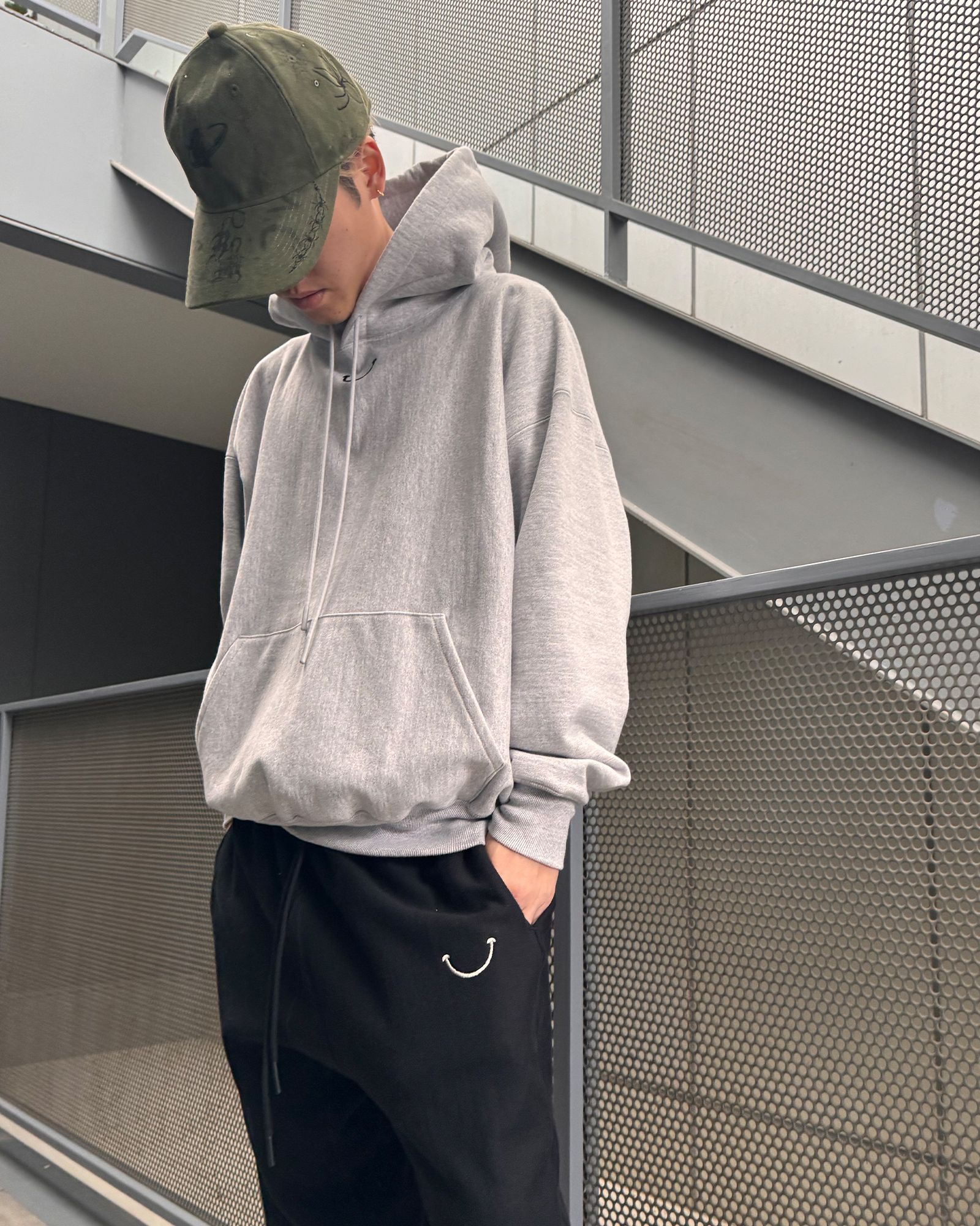 READYMADE - Hoodie Smile (プルオーバーパーカー) gray | Detail