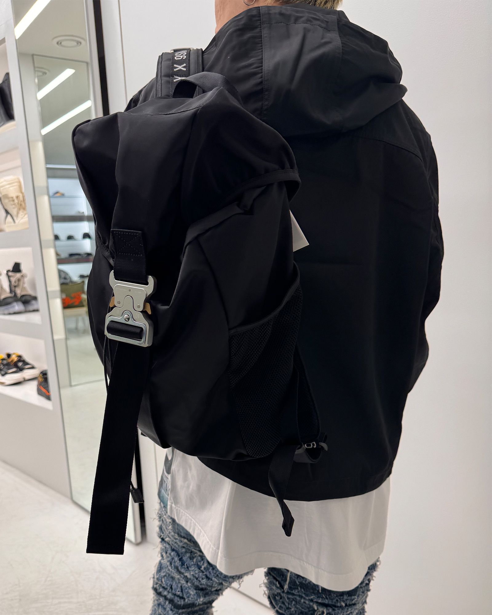 1017 ALYX 9SM - Buckle camp backpack (リュック) Black | Detail