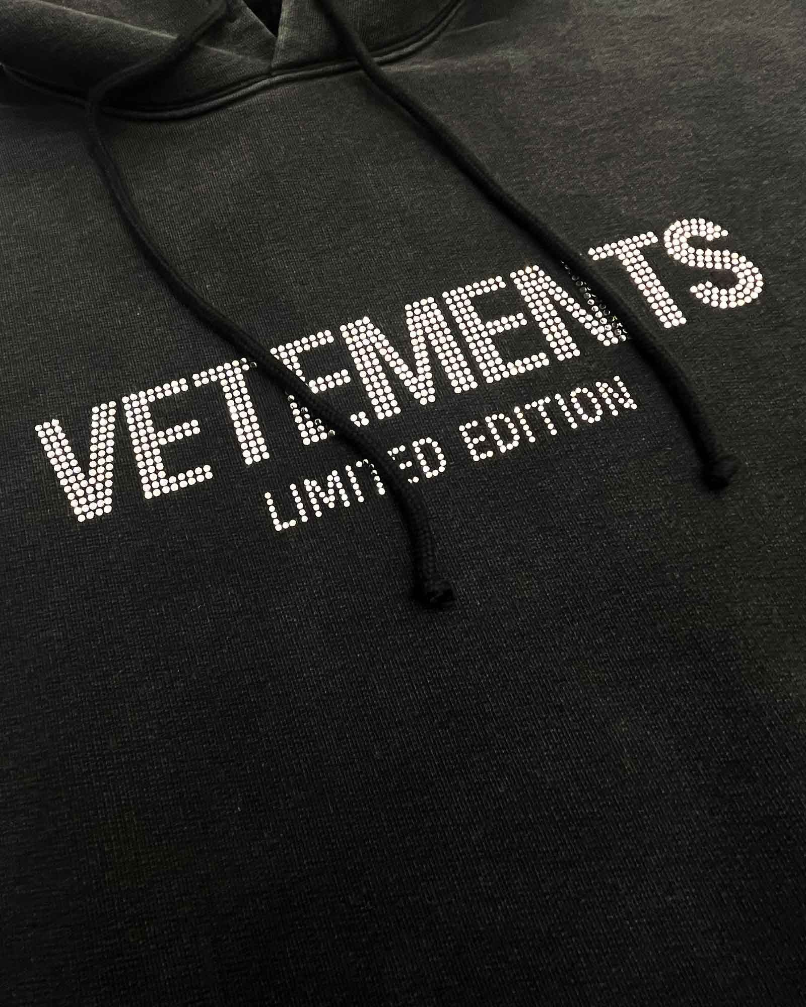 VETEMENTS - Limited edition crystal logo hoodie (プルオーバー ...