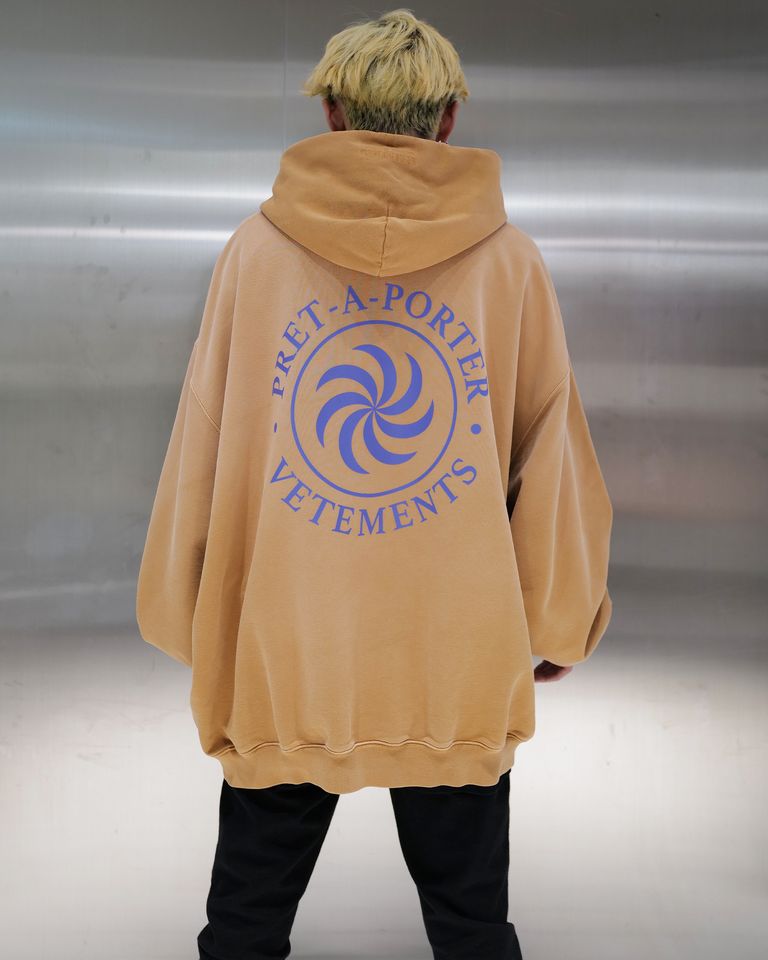 VETEMENTS - VEGAN LOGO HOODIE/UE54HD360E/プルオーバーパーカー 