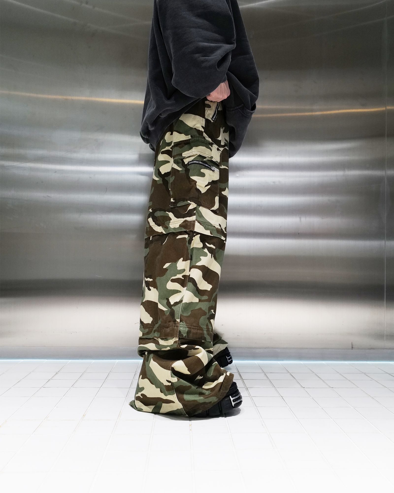 VETEMENTS - ヴェトモン/Camo big shape transformer pants 