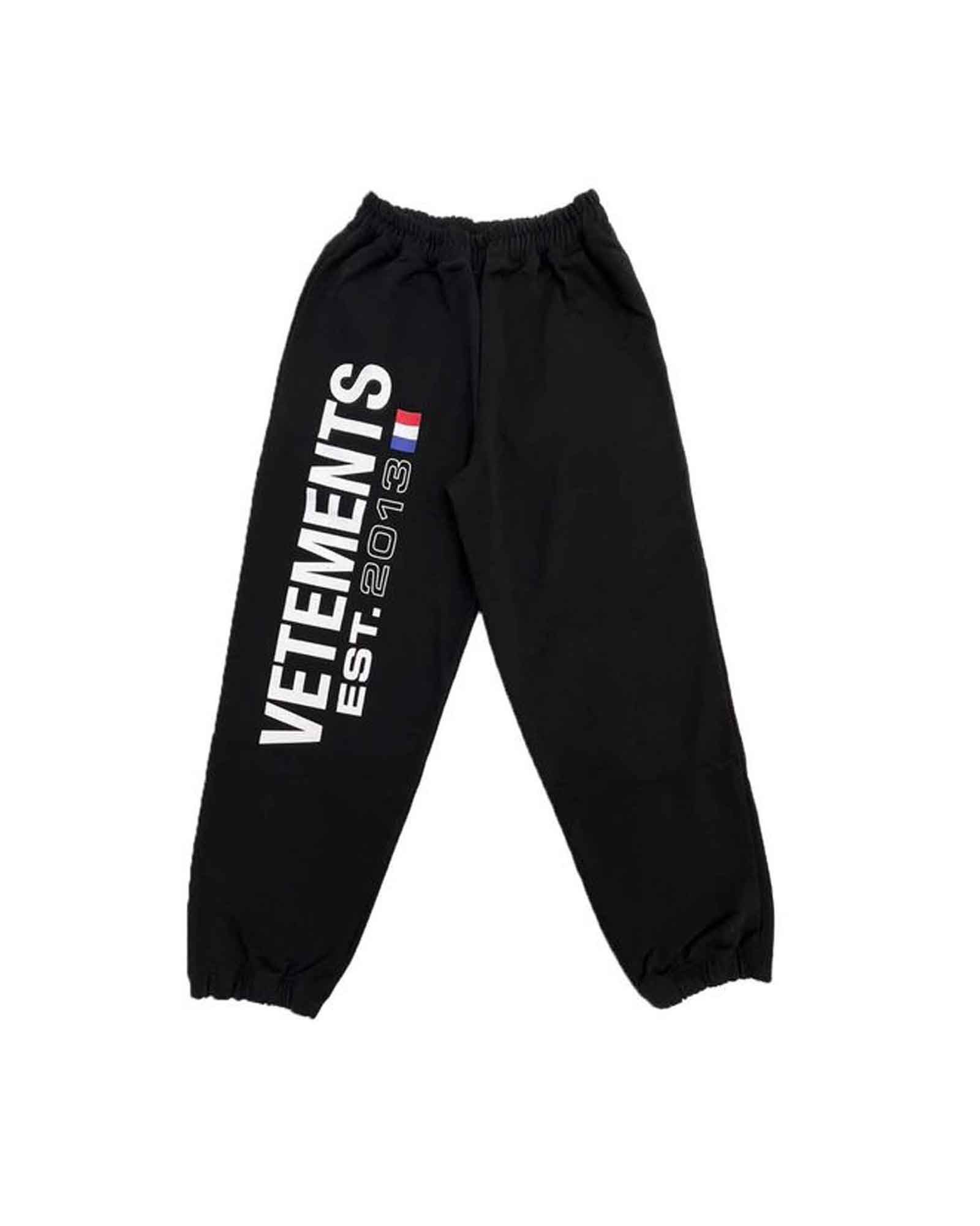 VETEMENTS - FLAG LOGO SWEATPANTS/UE54SP100B/スウェットパンツ/BLACK | Detail