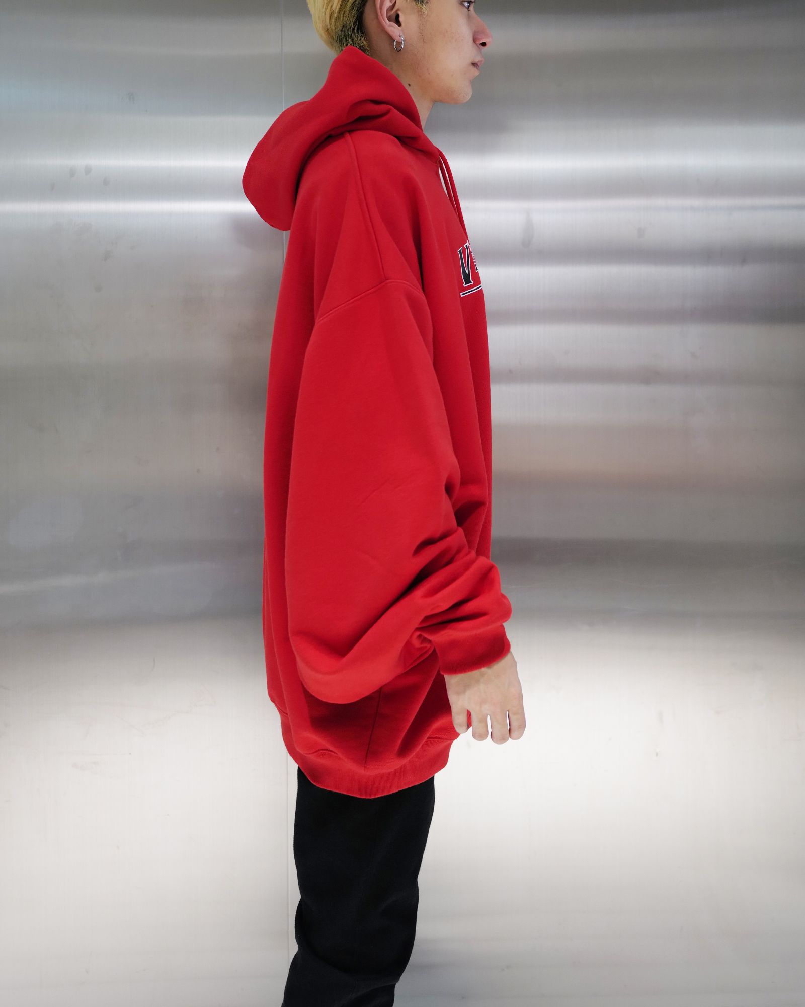 VETEMENTS - VETEMENTS PARIS LOGO HOODIE/UE54HD500R/プルオーバーパーカー/RED | Detail