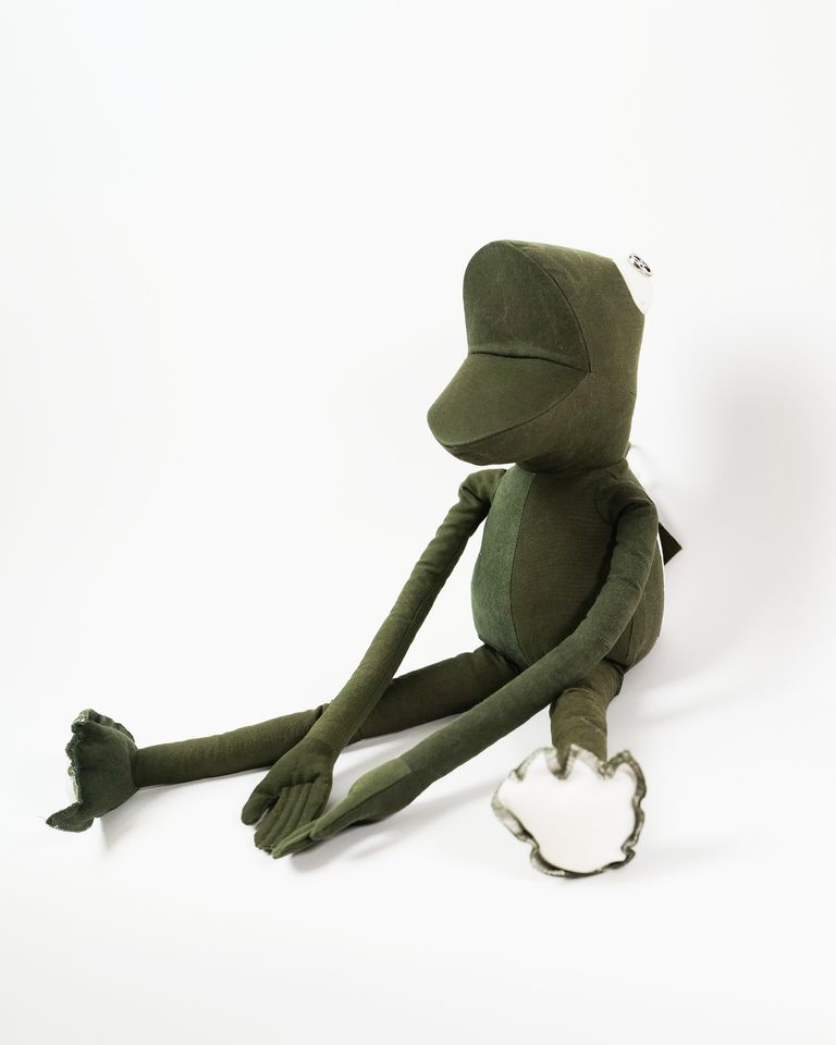 READYMADE - FROG MAN No.5/RM-P01-0000-100/KHAKI/カエルのぬいぐるみ  