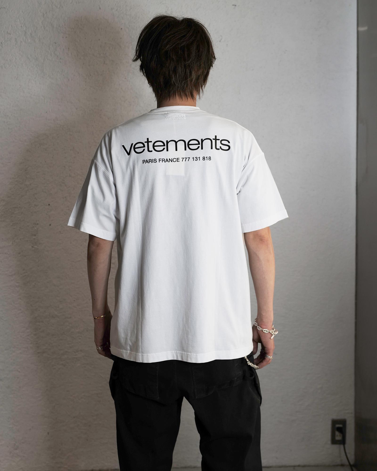 VETEMENTS - ヴェトモン/URBAN LOGO REGULAR FIT T-SHIRT/ロゴTシャツ ...