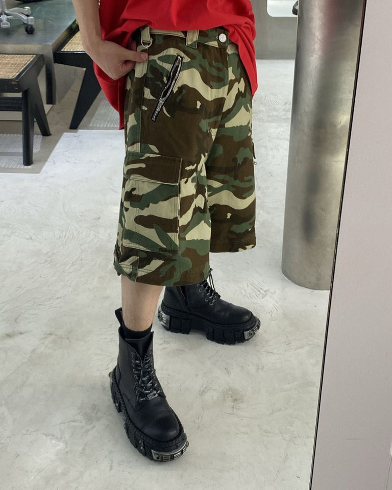 VETEMENTS - CAMO BIG SHAPE TRANSFORMER PANTS/UA53PA900C 