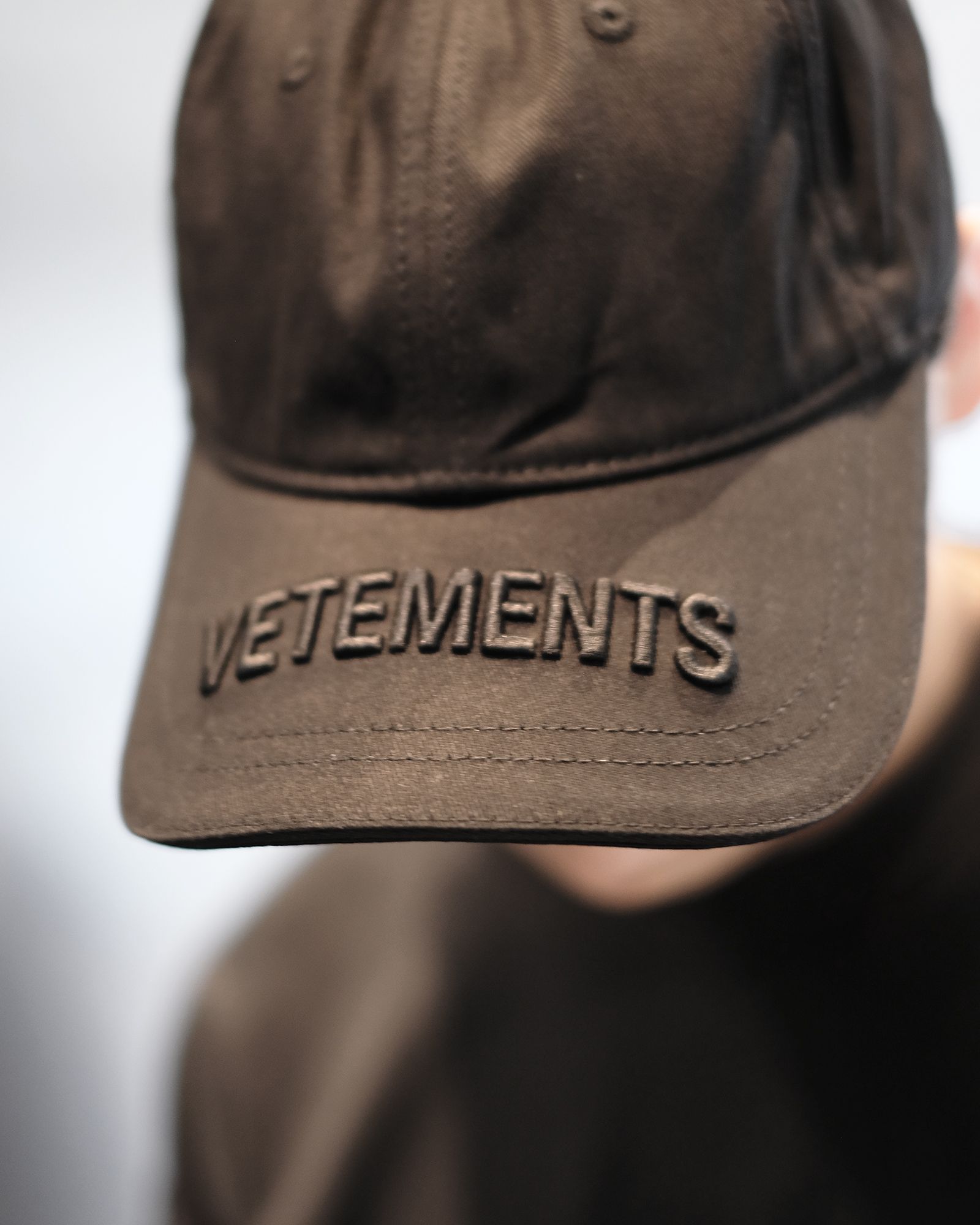 VETEMENTS - BLACKOUT LOGO CAP/UA65CA100B/キャップ/BLACKOUT | Detail