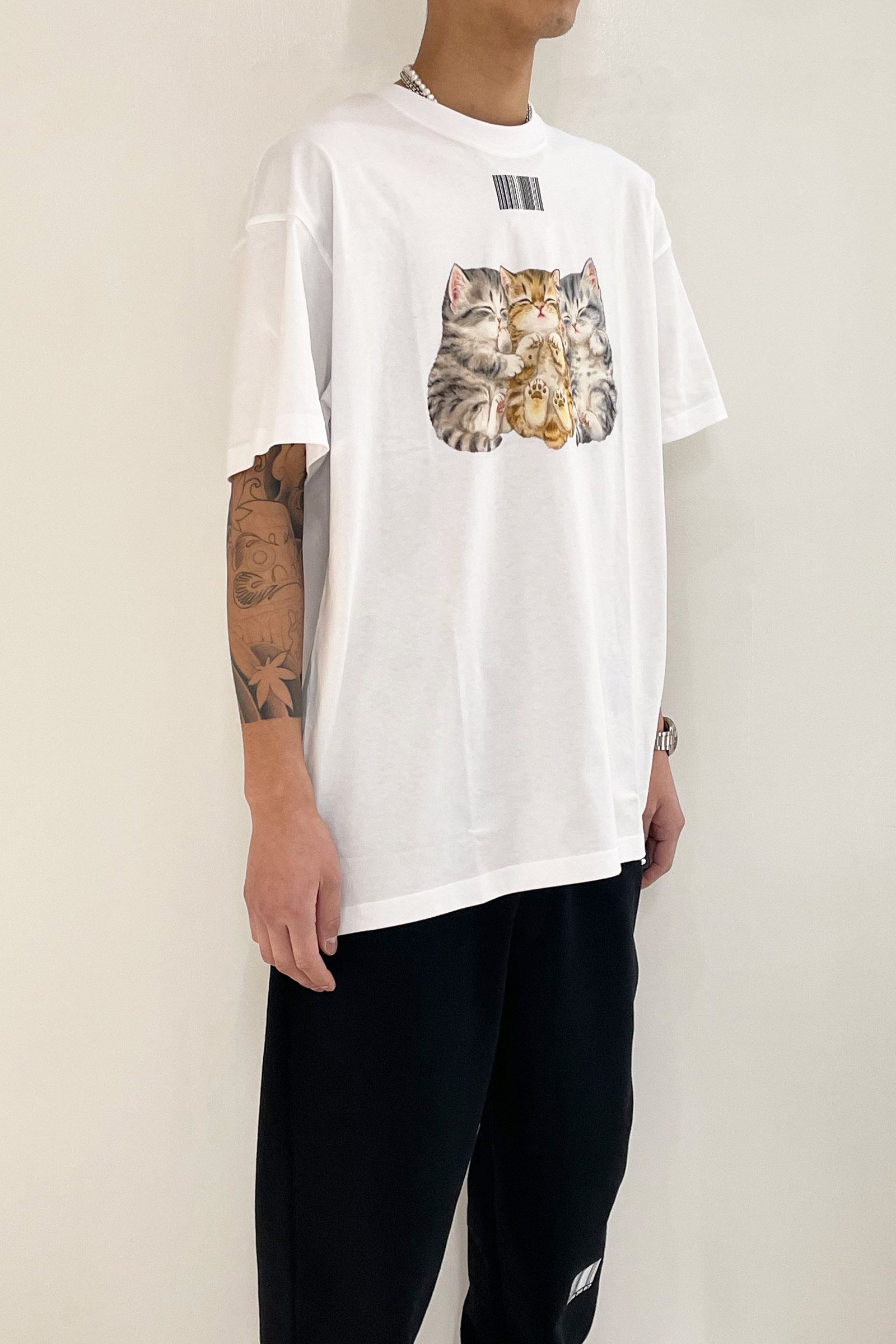 【VETEMENTS VTMNTS】cute cat Tシャツ VTMNTS Cute Cat T-Shirt (VL18TR600W) | GATE