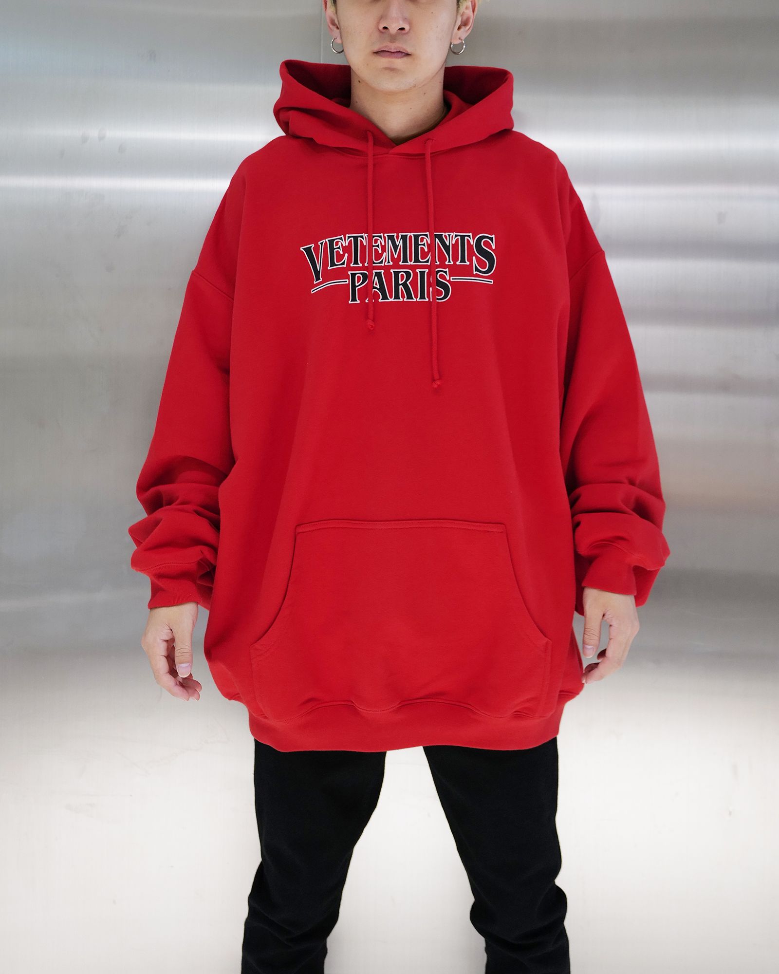 ヴェトモン/Vetements paris logo hoodie/プルオーバーパーカー/Red - S