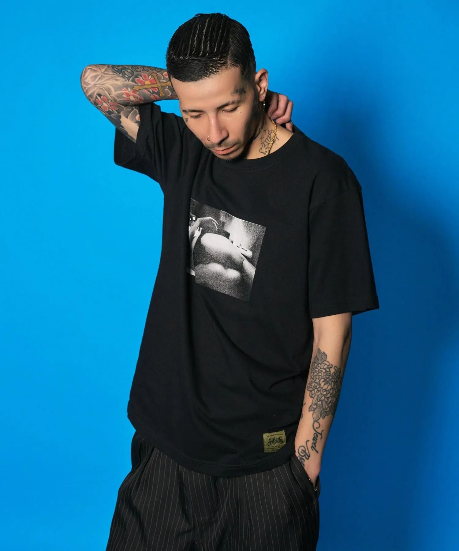 intimate room tee