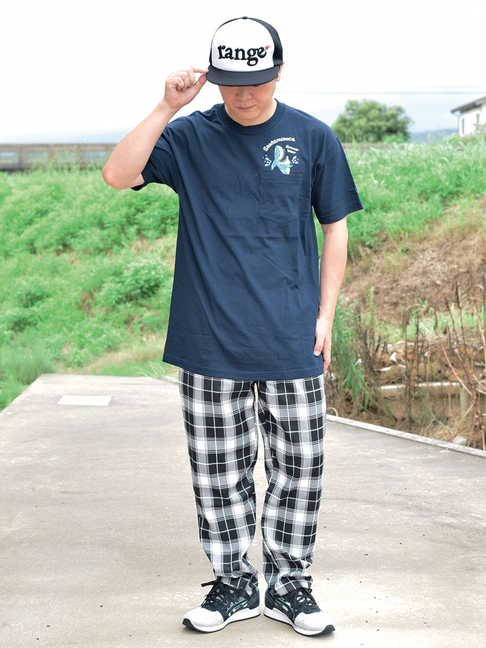 shark out of pocket tee