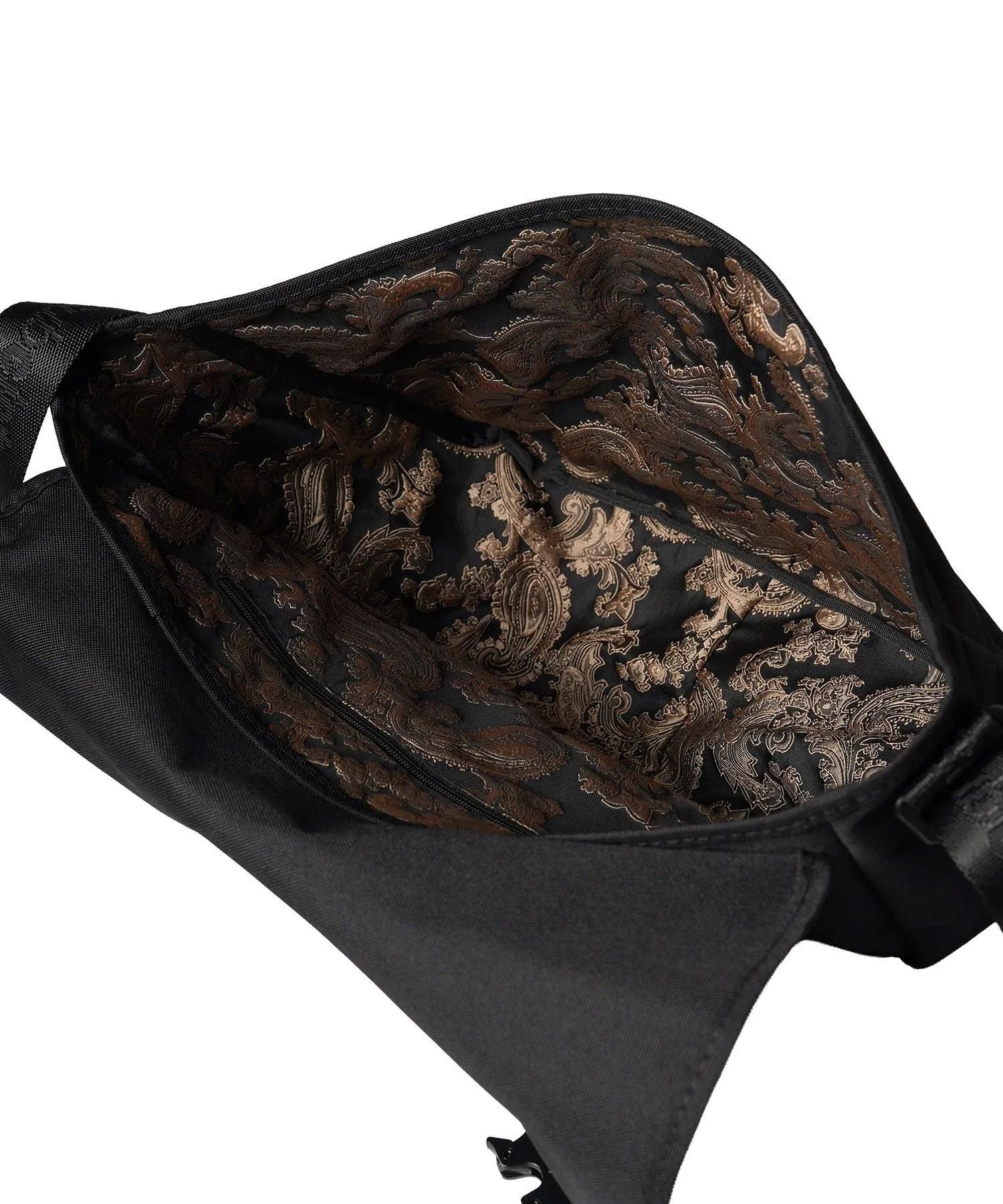 Metal buckle shoulder bag