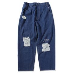 わざとダメージデニムパンツ